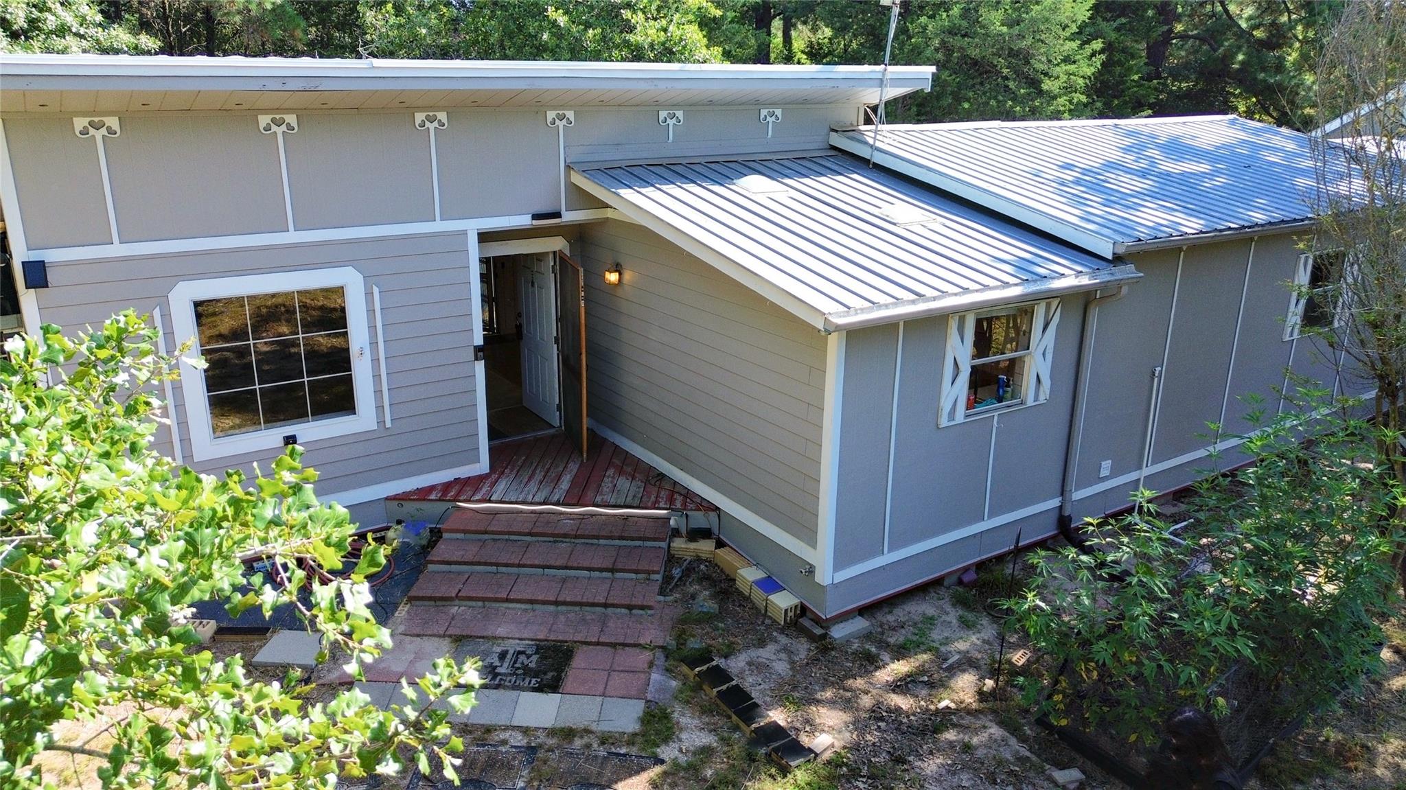 109 Travis Rd, Paige, TX 78659