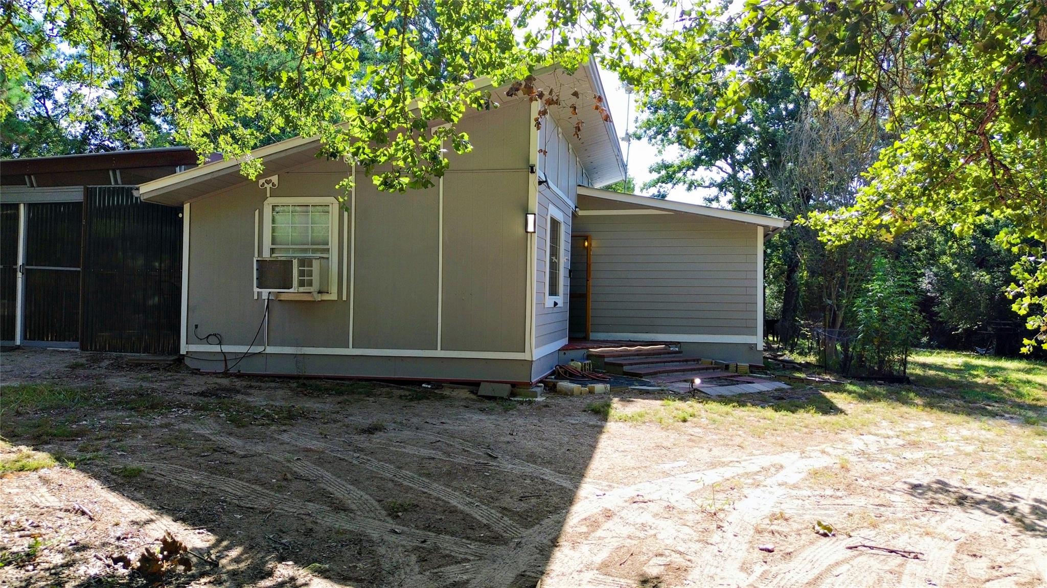 109 Travis Rd, Paige, TX 78659