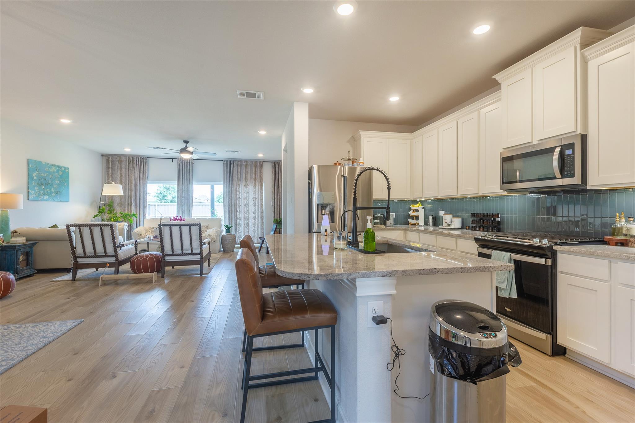 126 Periwinkle Ln, Bastrop, TX 78602
