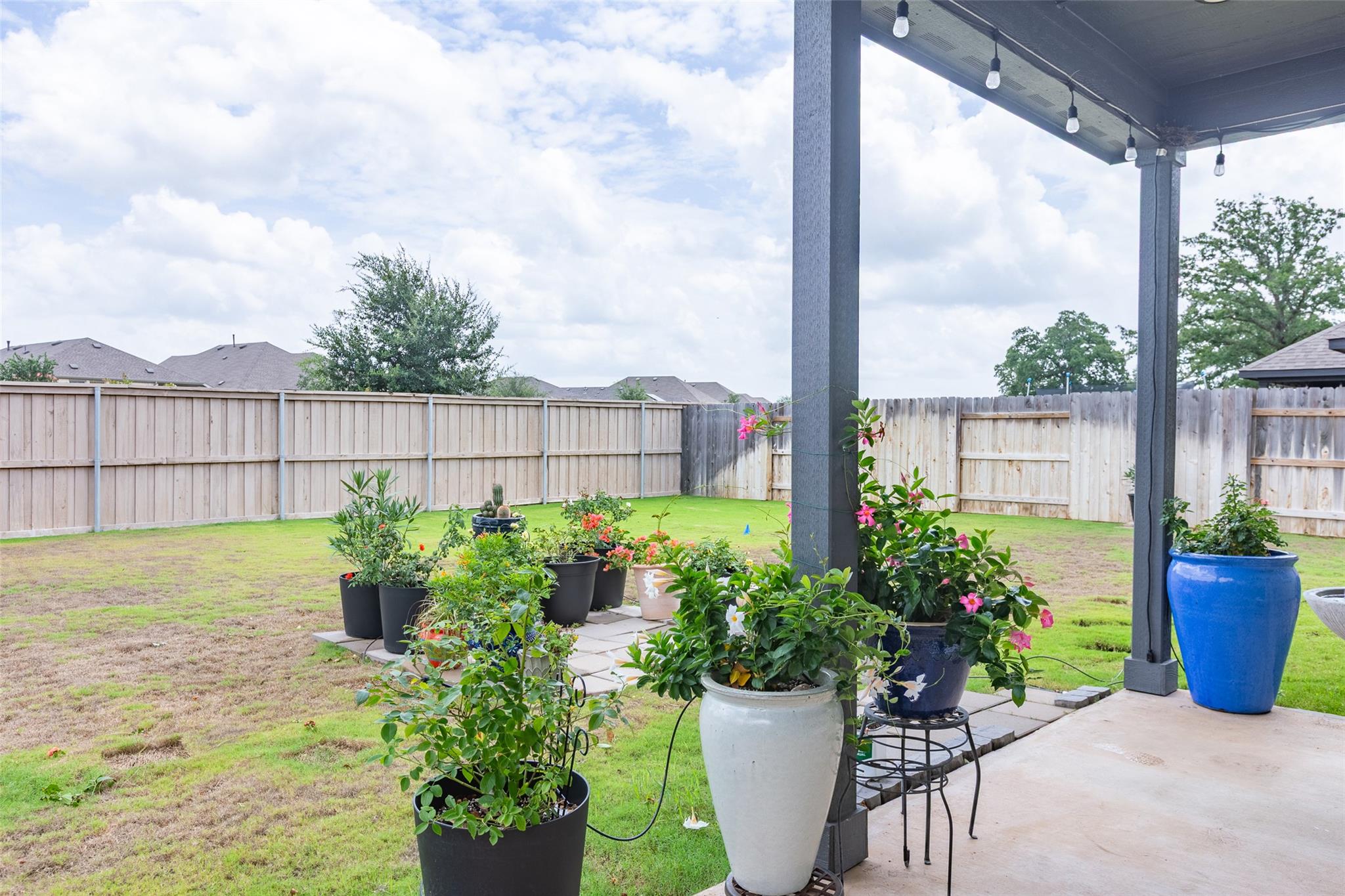 126 Periwinkle Ln, Bastrop, TX 78602