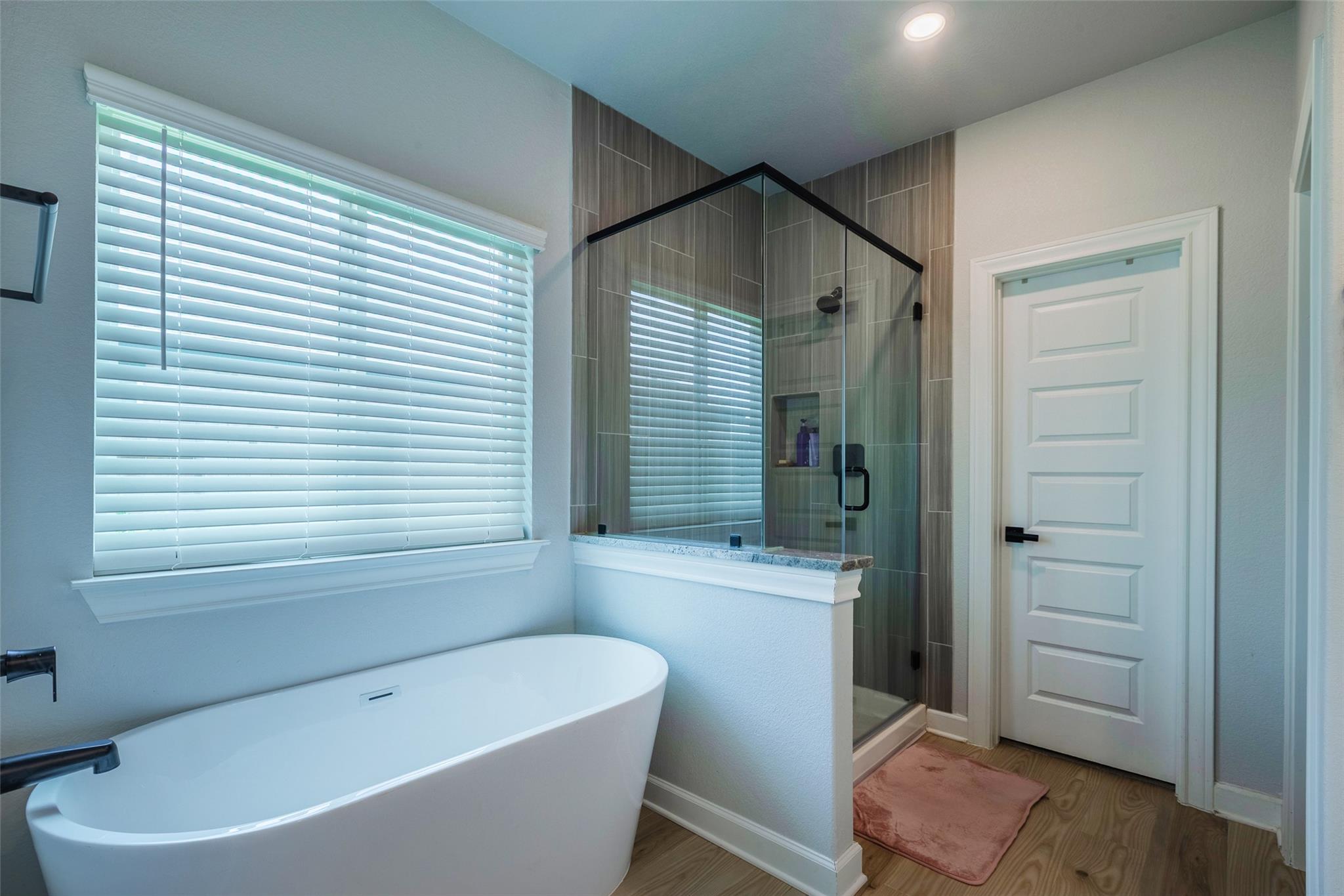 126 Periwinkle Ln, Bastrop, TX 78602