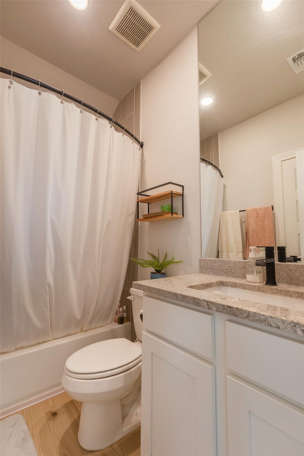 126 Periwinkle Ln, Bastrop, TX 78602