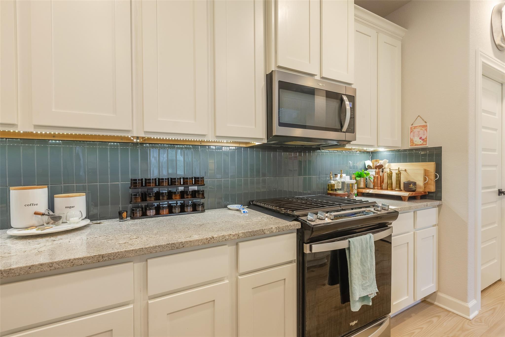 126 Periwinkle Ln, Bastrop, TX 78602