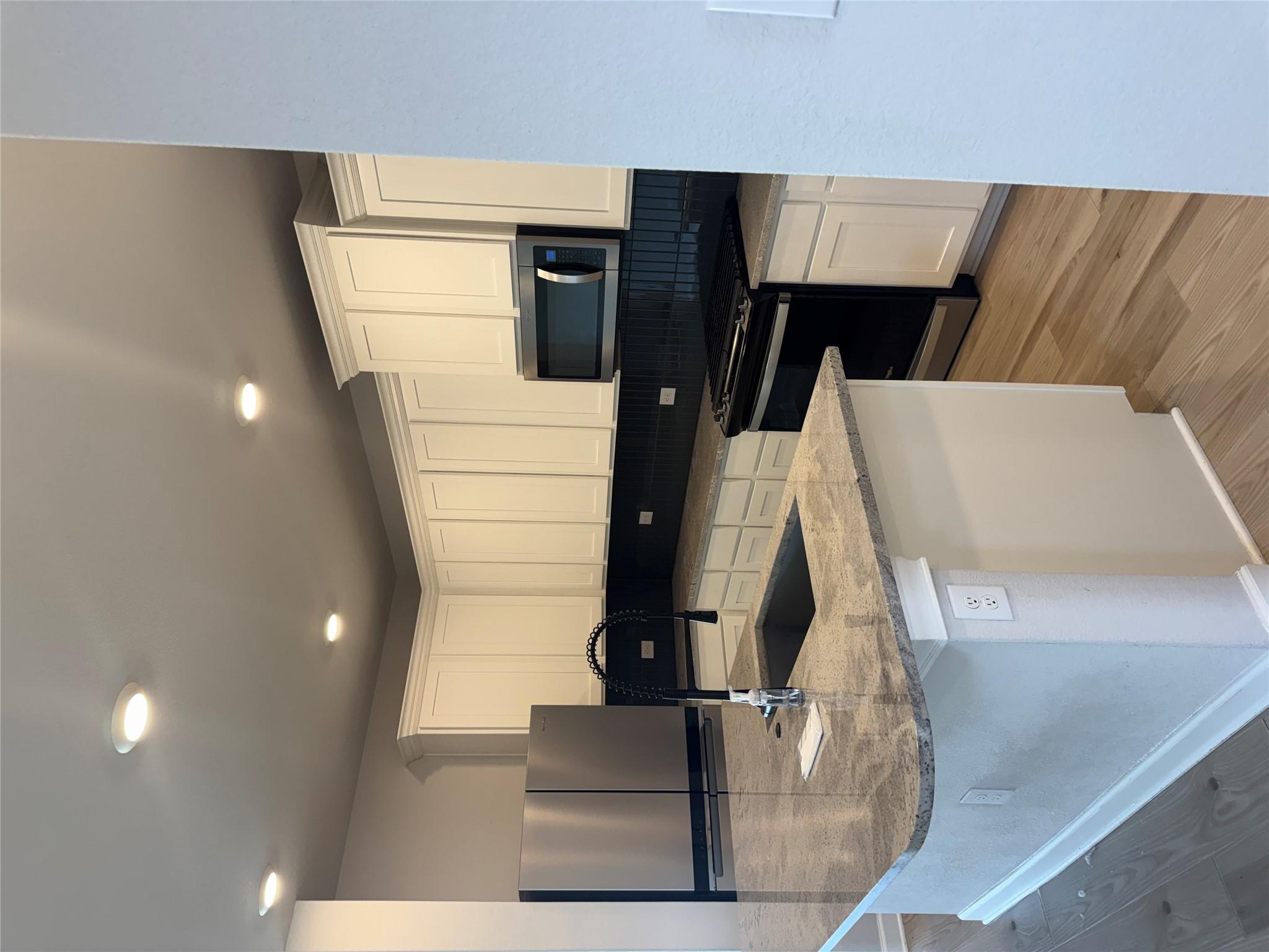 126 Periwinkle Ln, Bastrop, TX 78602