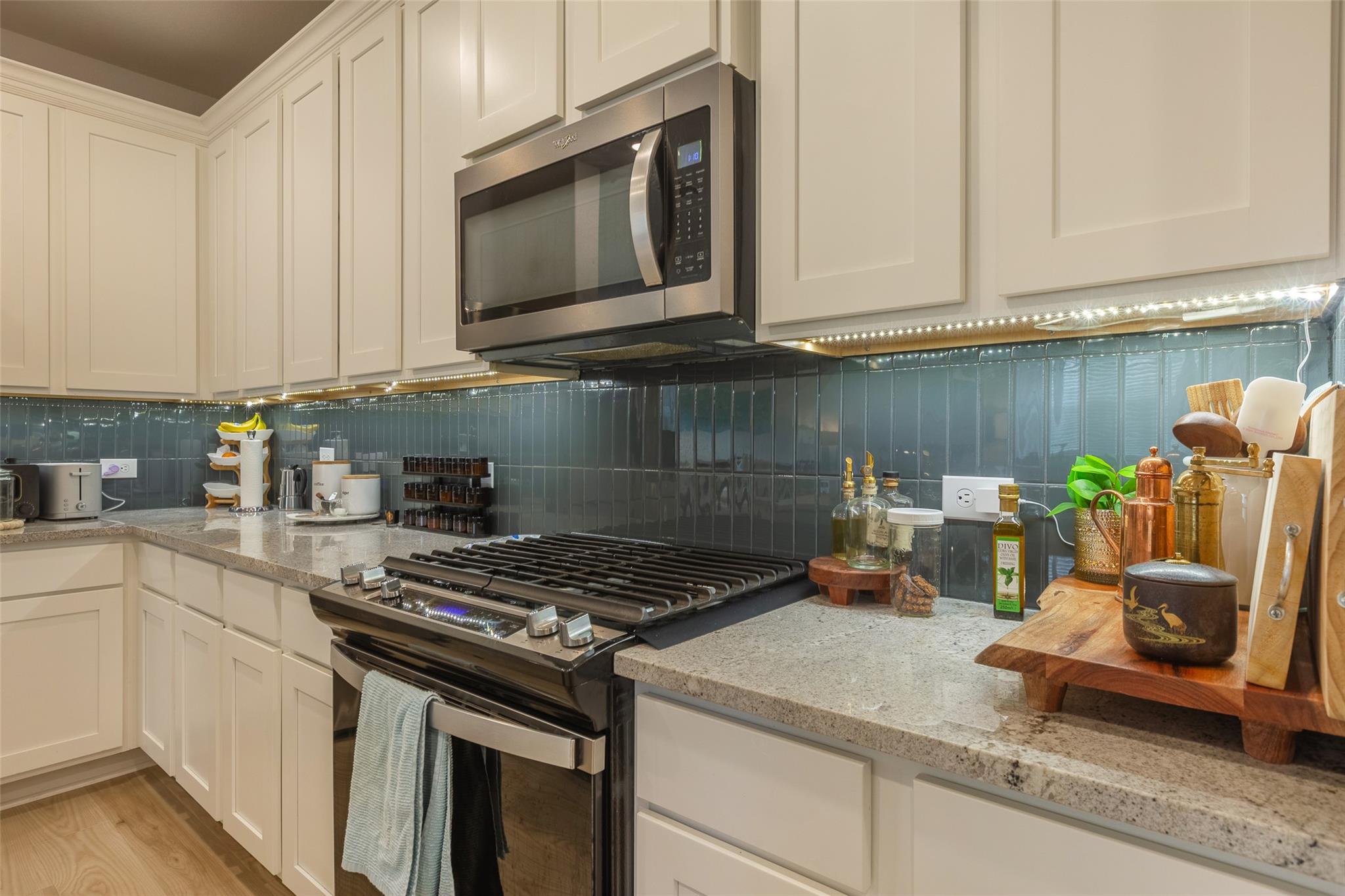 126 Periwinkle Ln, Bastrop, TX 78602