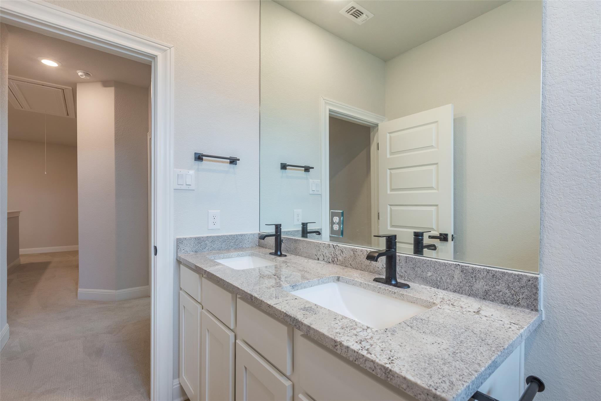 103 Periwinkle Ln, Bastrop, TX 78602