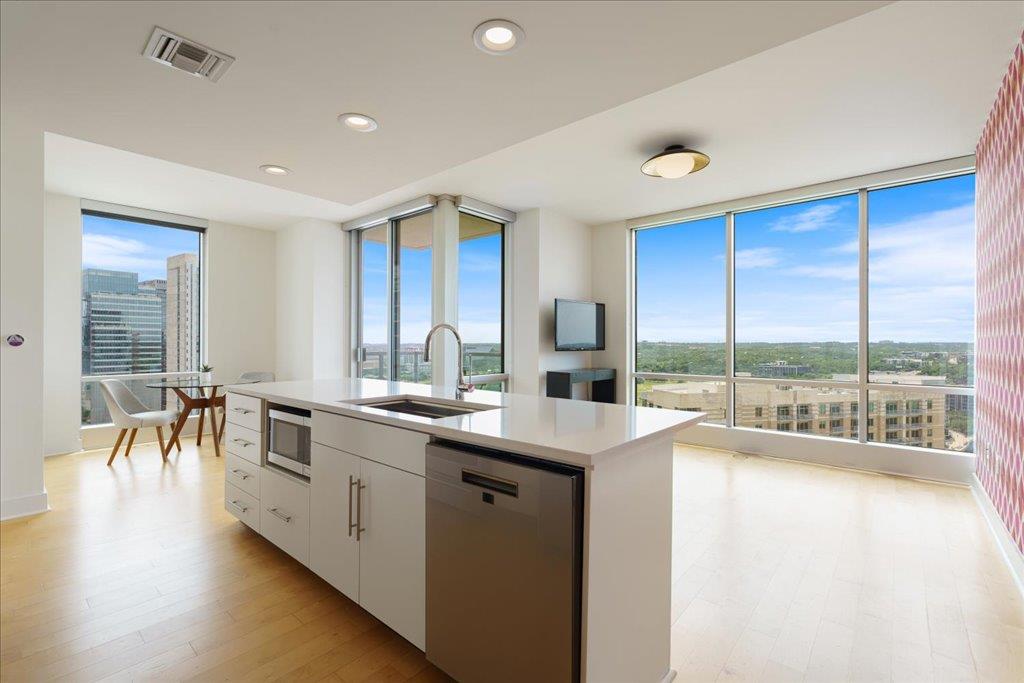 300 Bowie St # 2303, Austin, TX 78703
