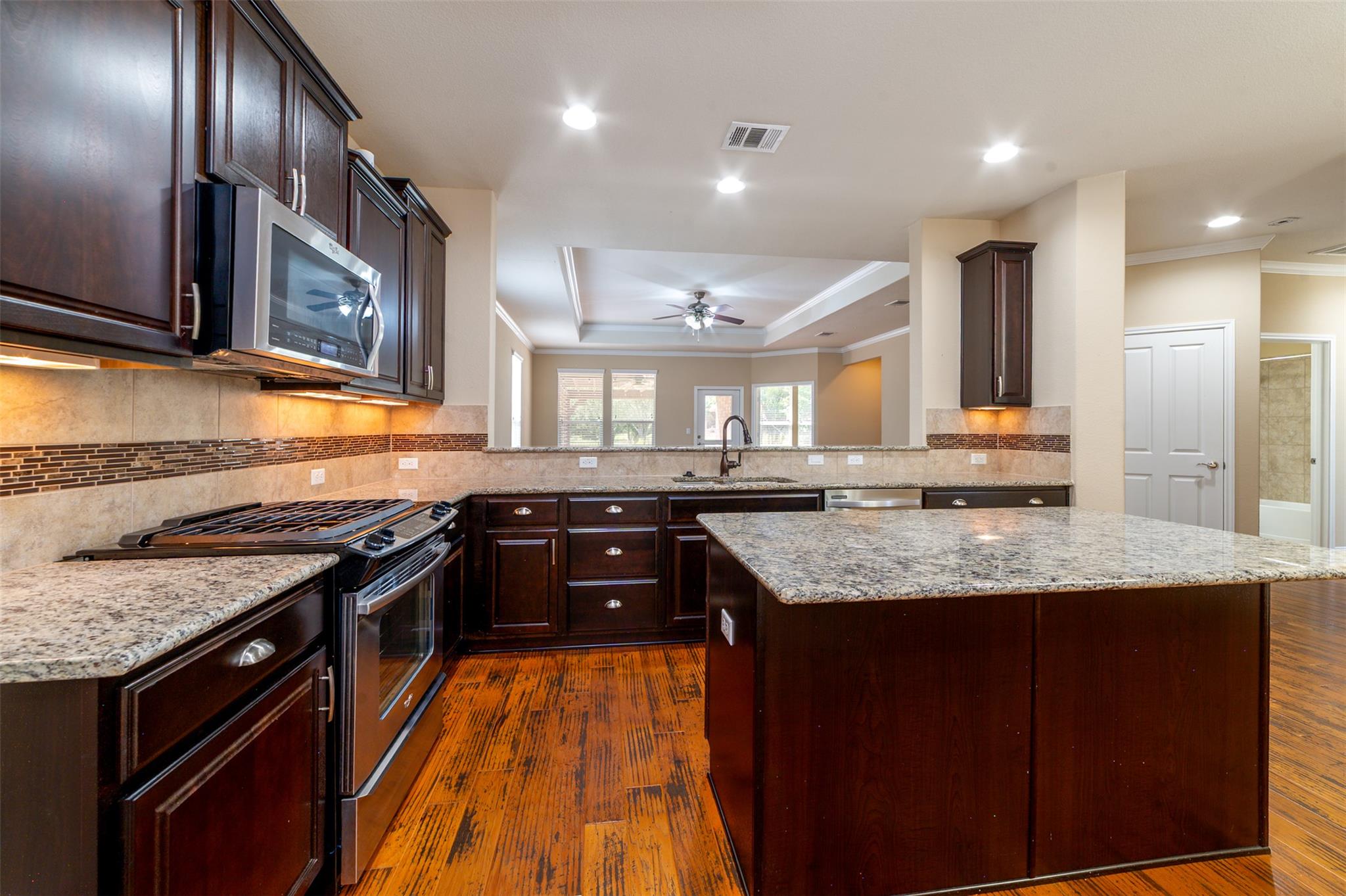 902 Dome Peak Ln, Georgetown, TX 78633