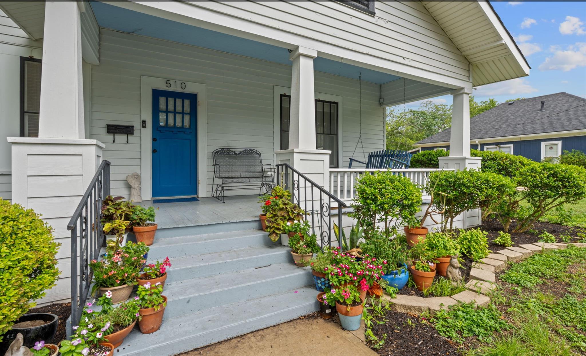 510 S Guadalupe St, Lockhart, TX 78644