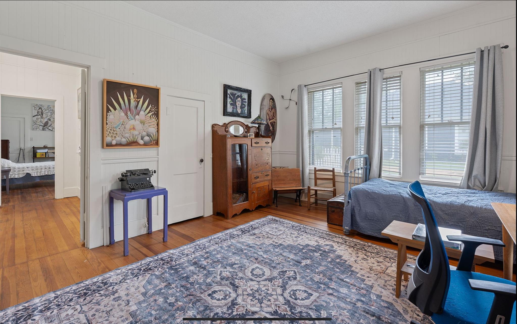 510 S Guadalupe St, Lockhart, TX 78644