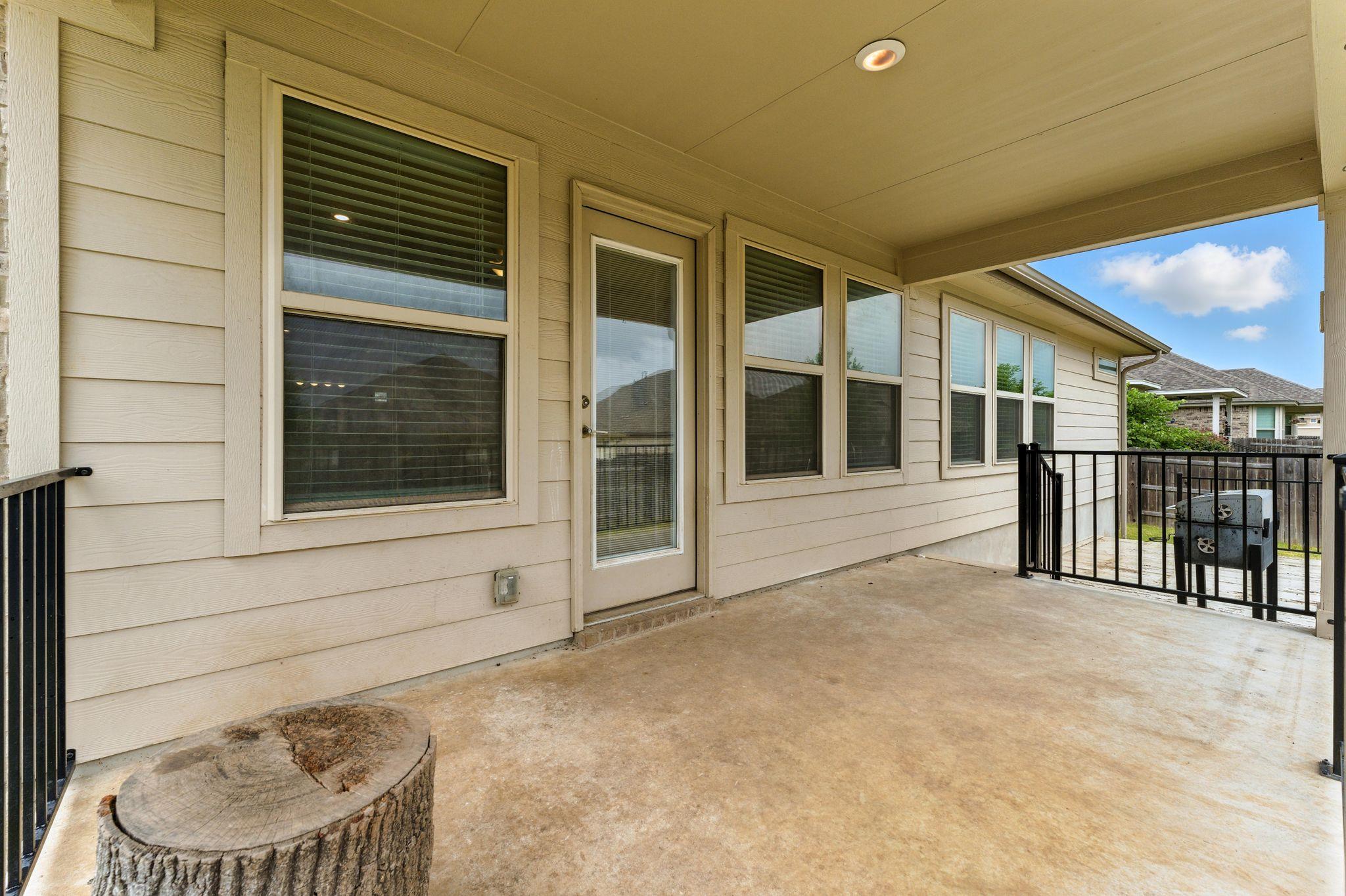 237 Red Granite Dr, Dripping Springs, TX 78620
