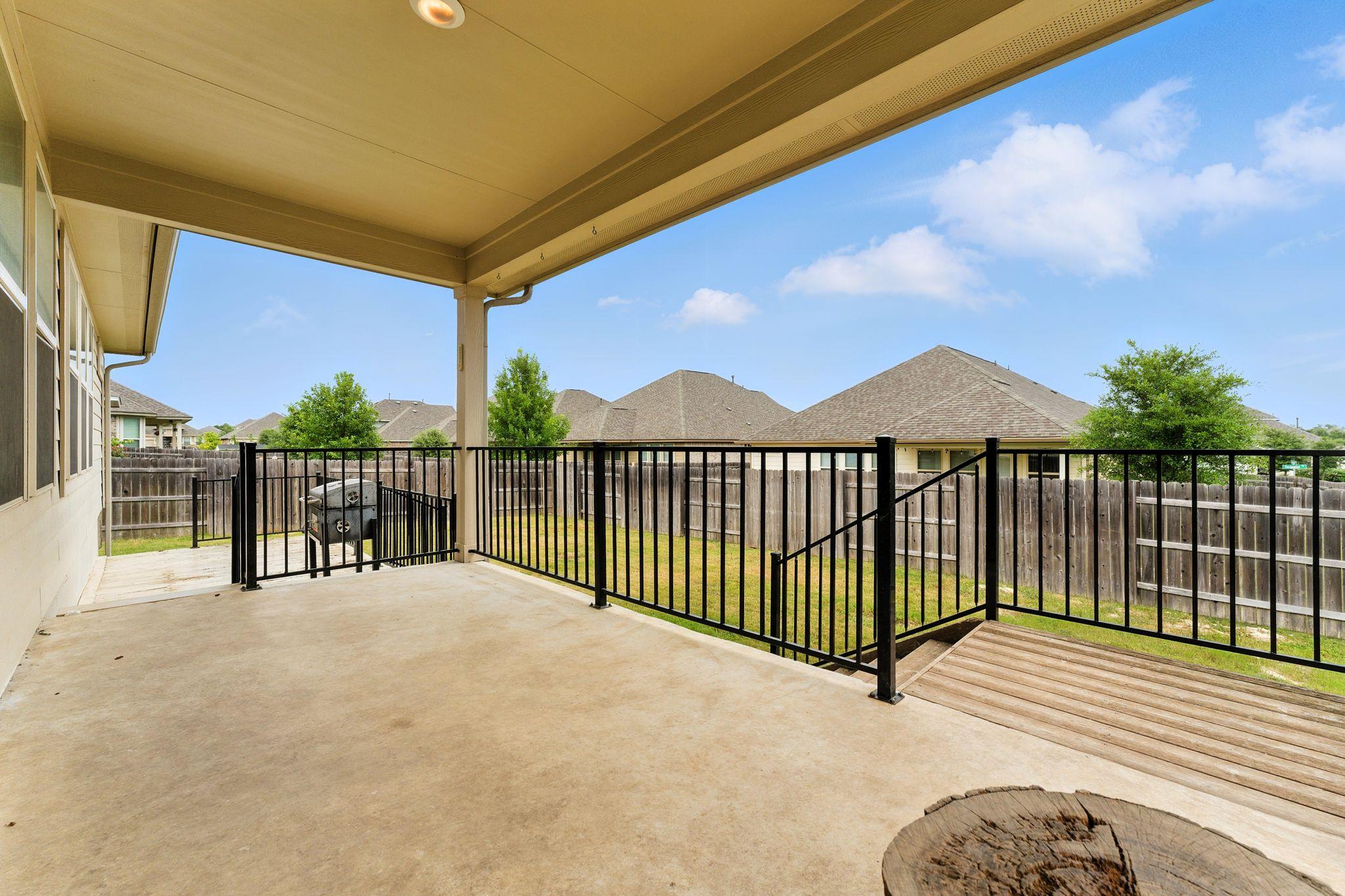 237 Red Granite Dr, Dripping Springs, TX 78620