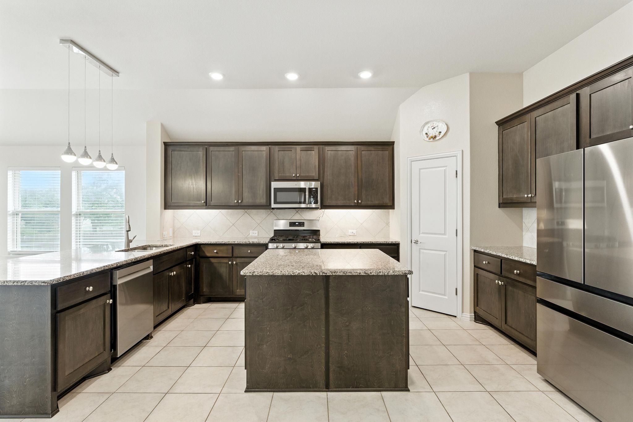 237 Red Granite Dr, Dripping Springs, TX 78620