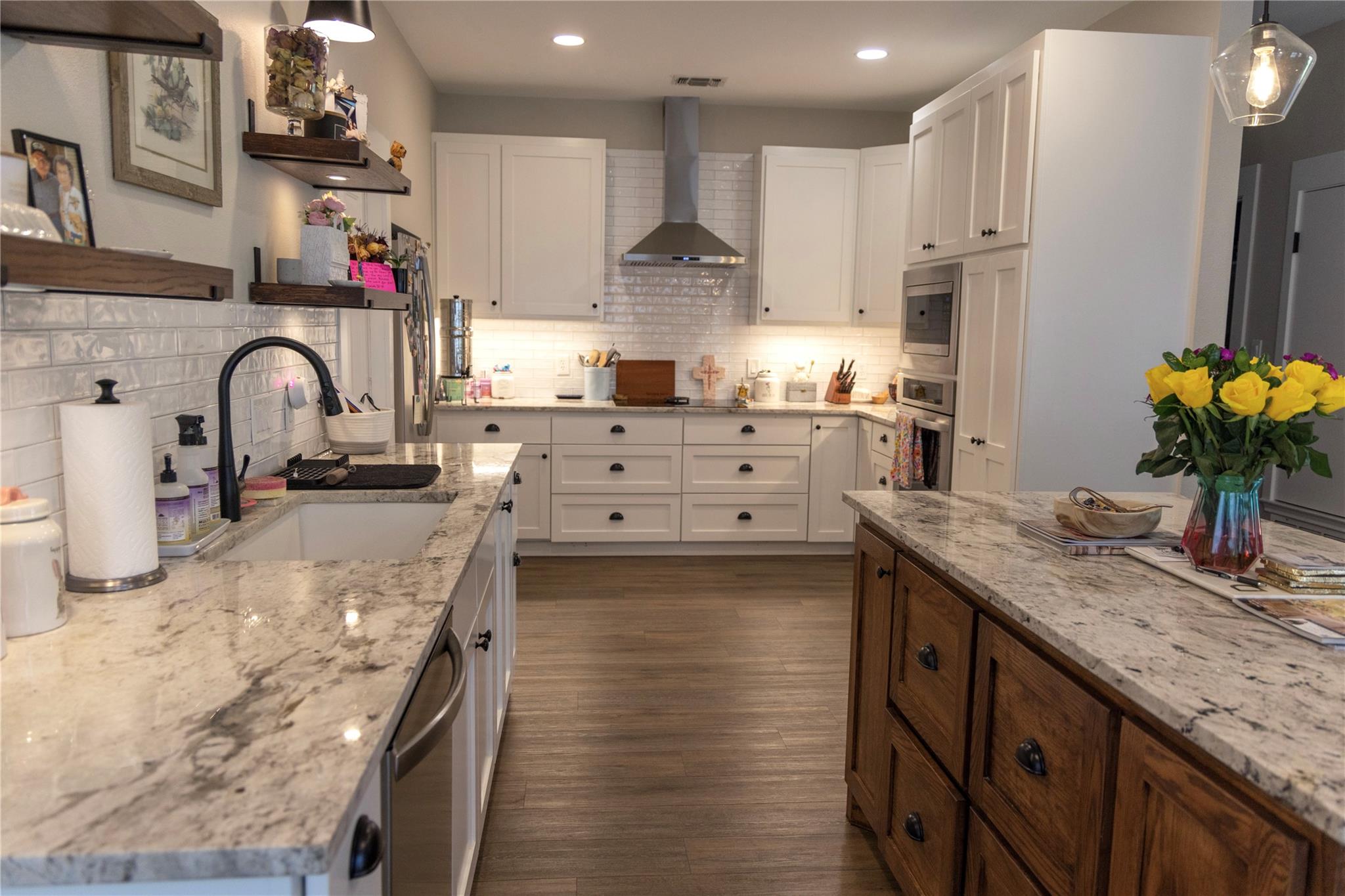 5 Champions Ln, Lakeway, TX 78734