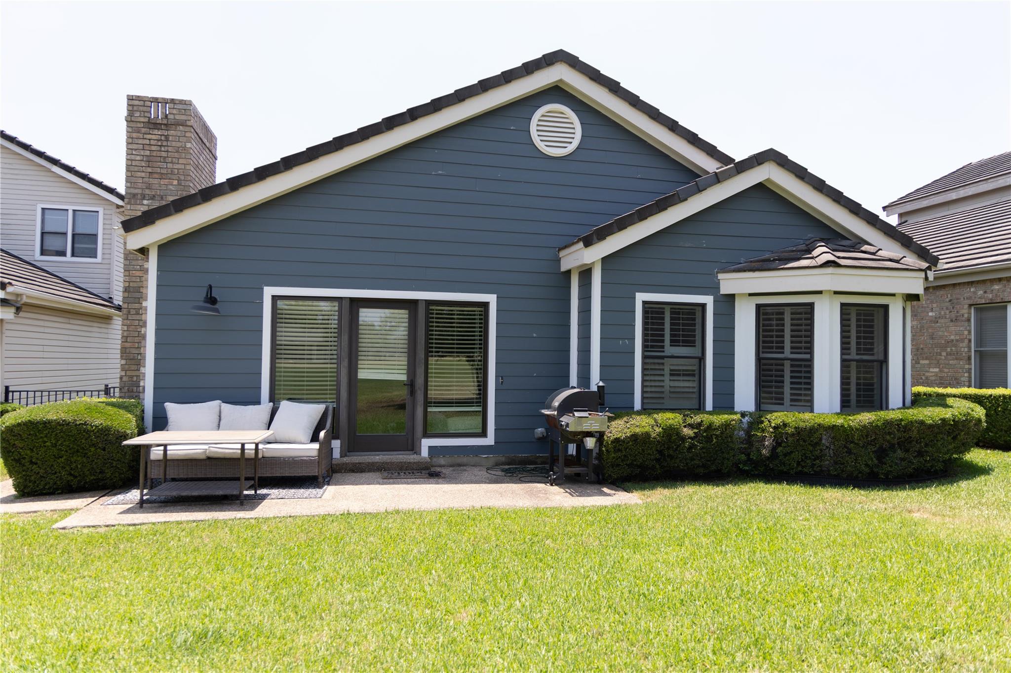 5 Champions Ln, Lakeway, TX 78734