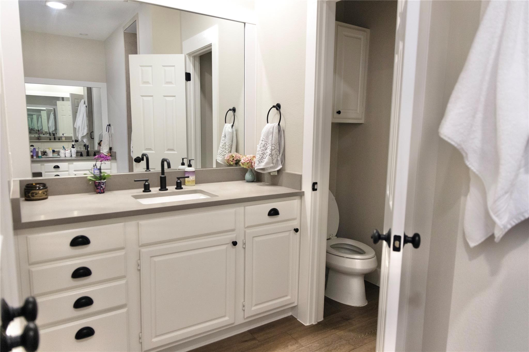 5 Champions Ln, Lakeway, TX 78734