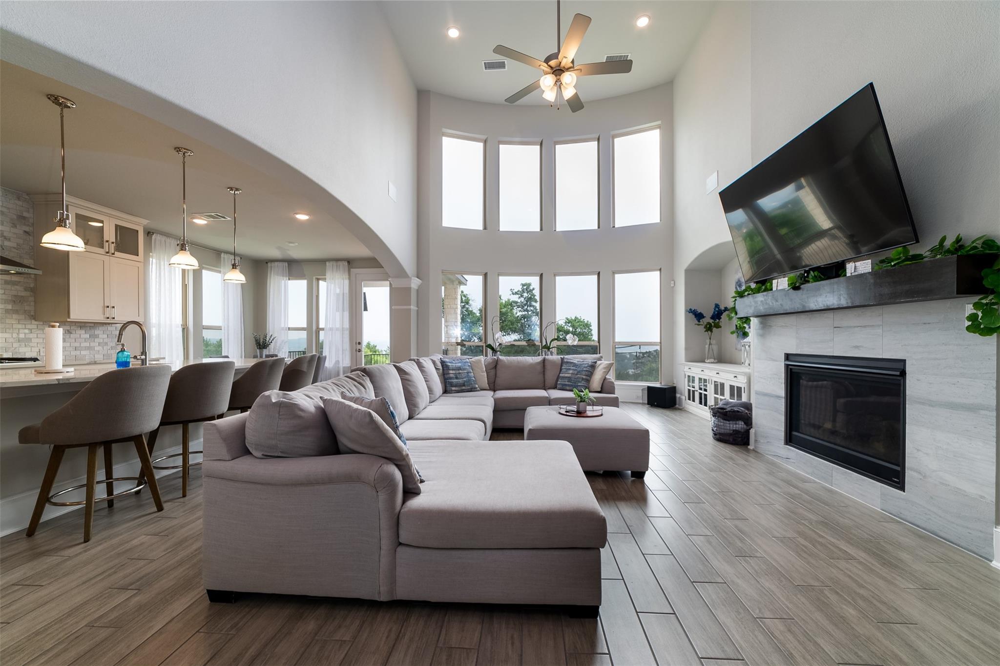 2400 Sunset Vista Cir # 39, Spicewood, TX 78669