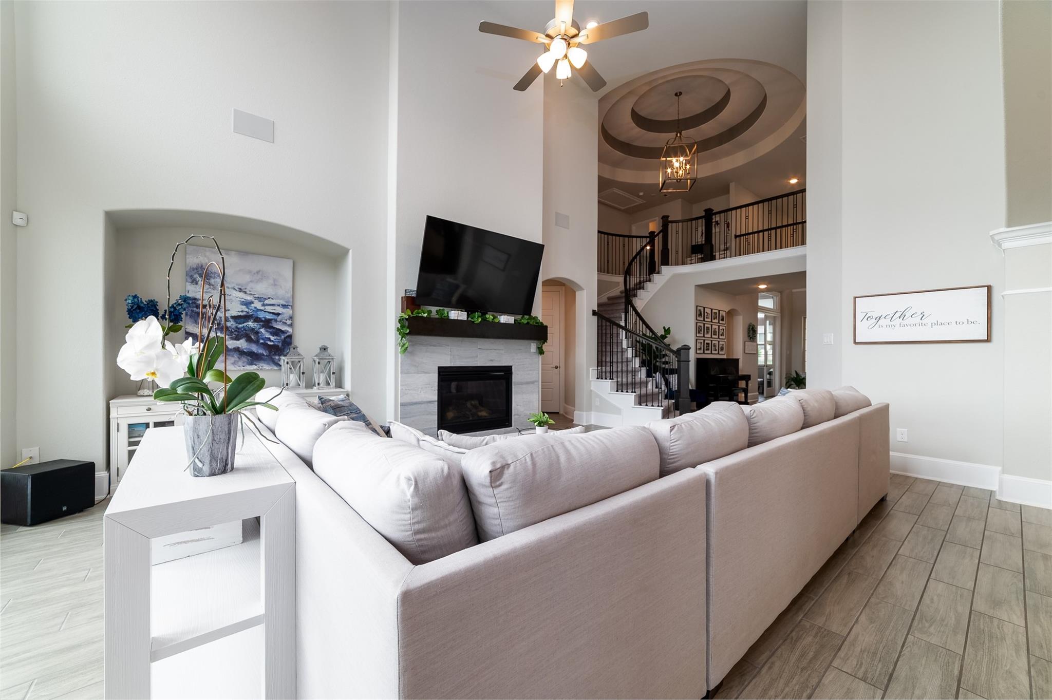 2400 Sunset Vista Cir # 39, Spicewood, TX 78669