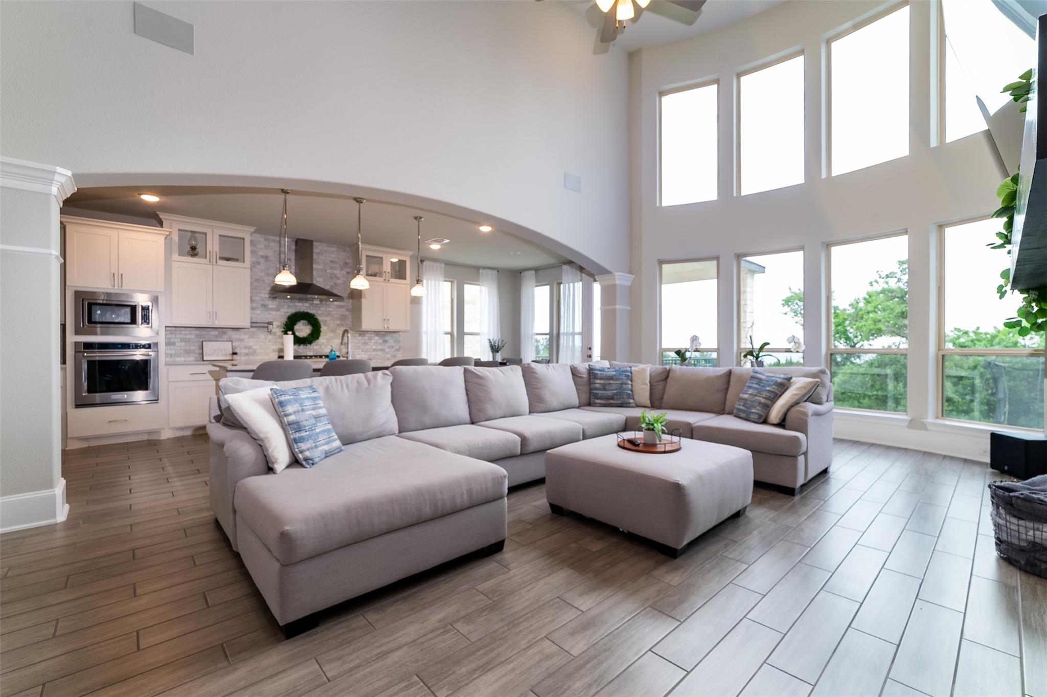 2400 Sunset Vista Cir # 39, Spicewood, TX 78669
