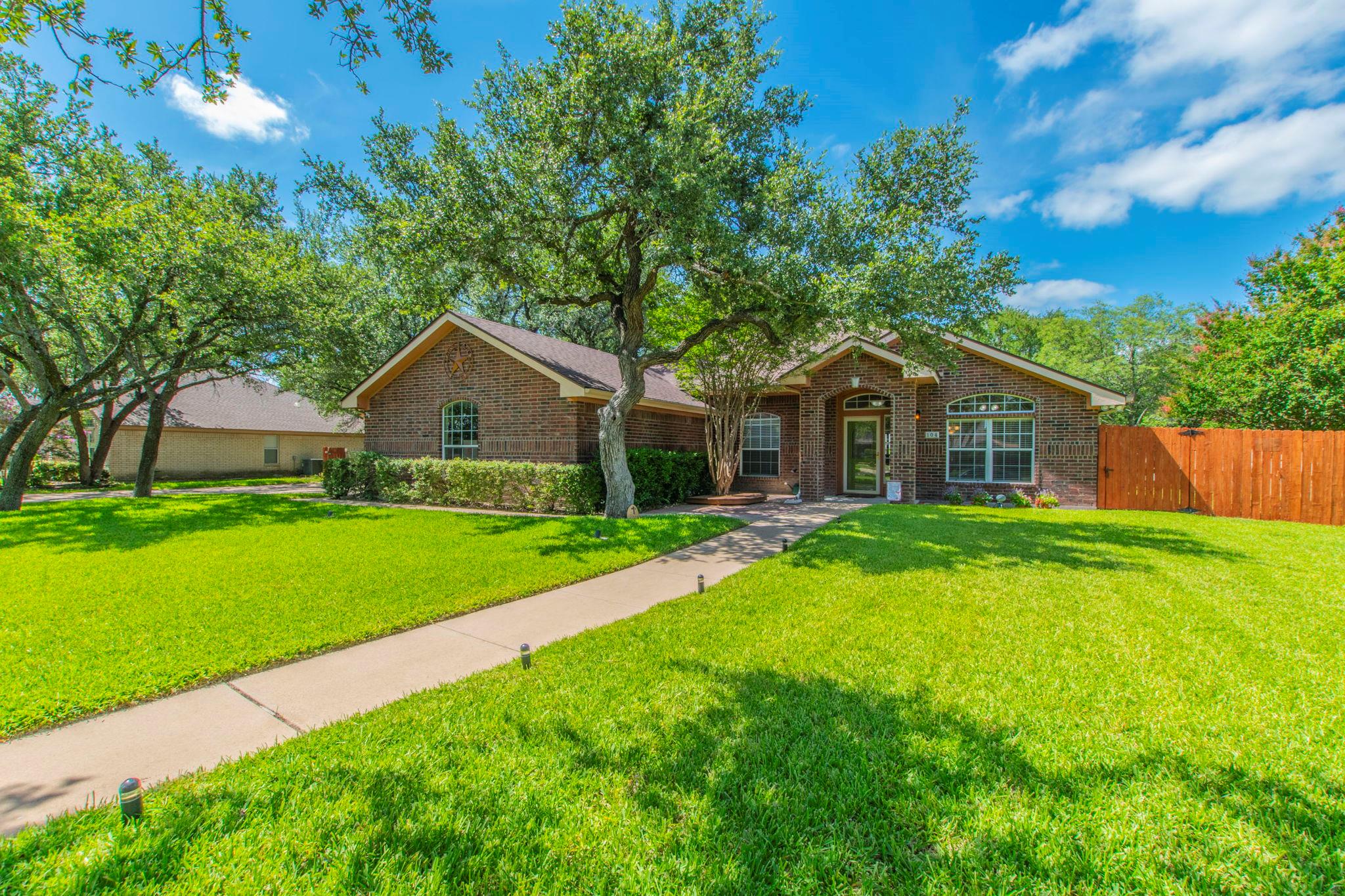 104 Jesse James Dr, Nolanville, TX 76559