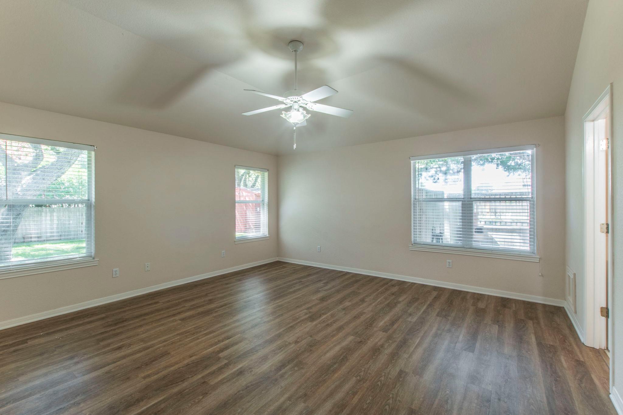 104 Jesse James Dr, Nolanville, TX 76559