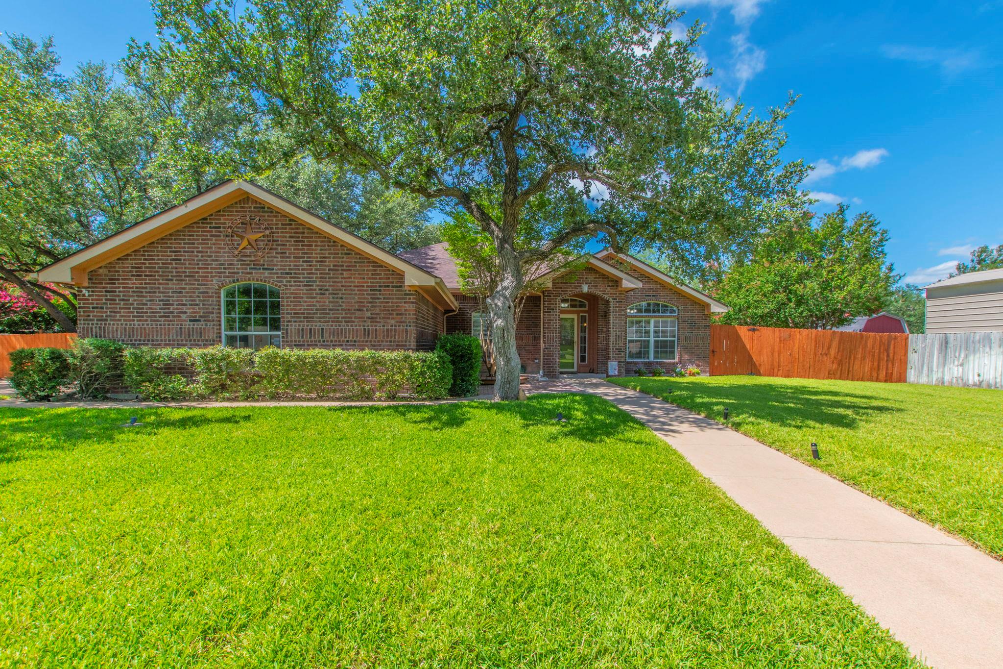 104 Jesse James Dr, Nolanville, TX 76559