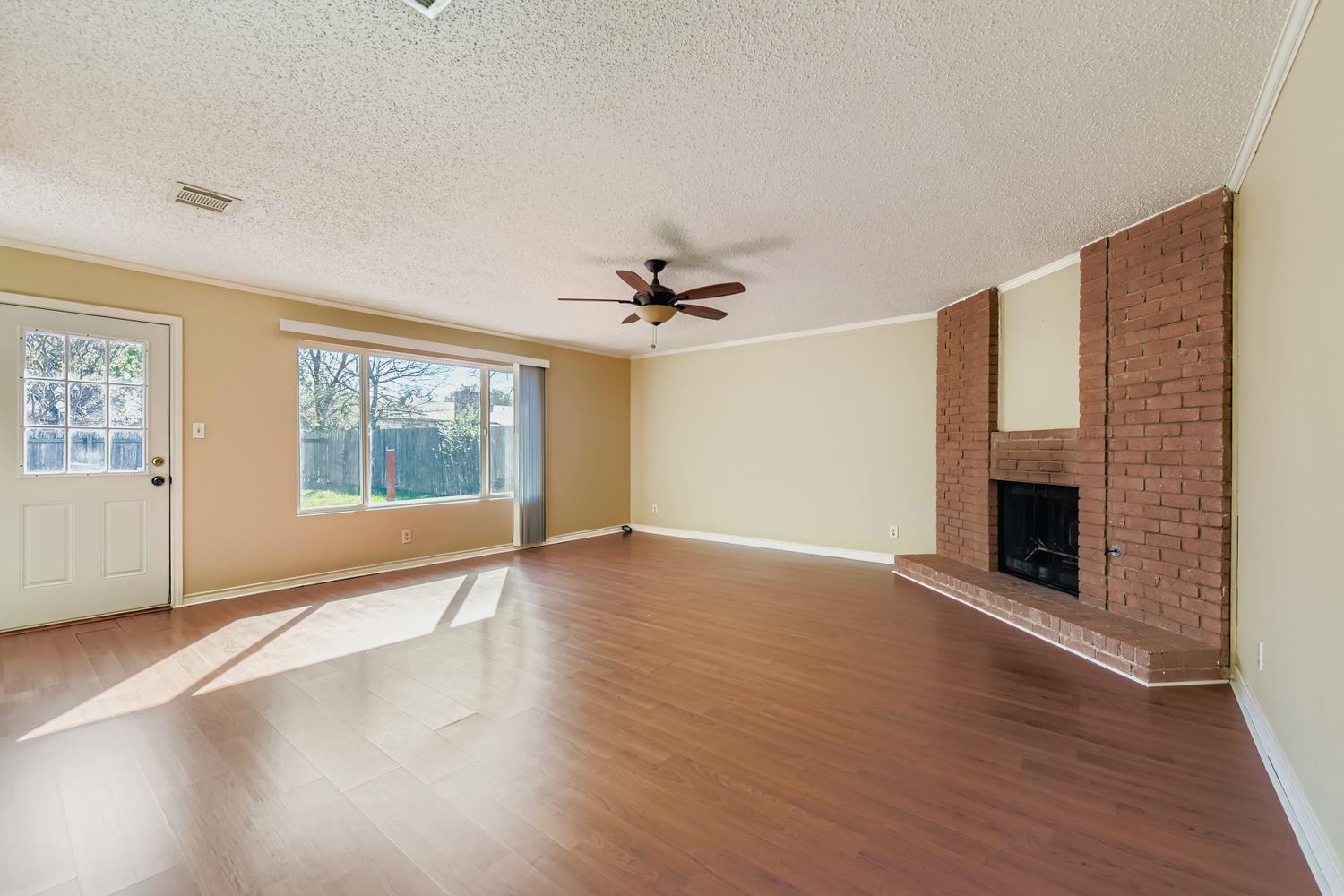 7901 Croftwood Dr, Austin, TX 78749