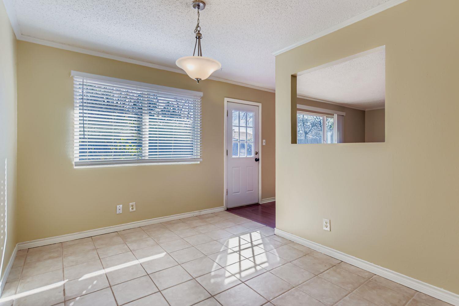 7901 Croftwood Dr, Austin, TX 78749