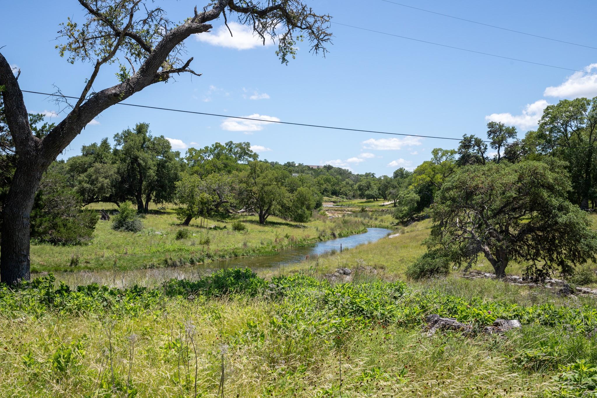 110 Live Oak Ln, Kerrville, TX 78028