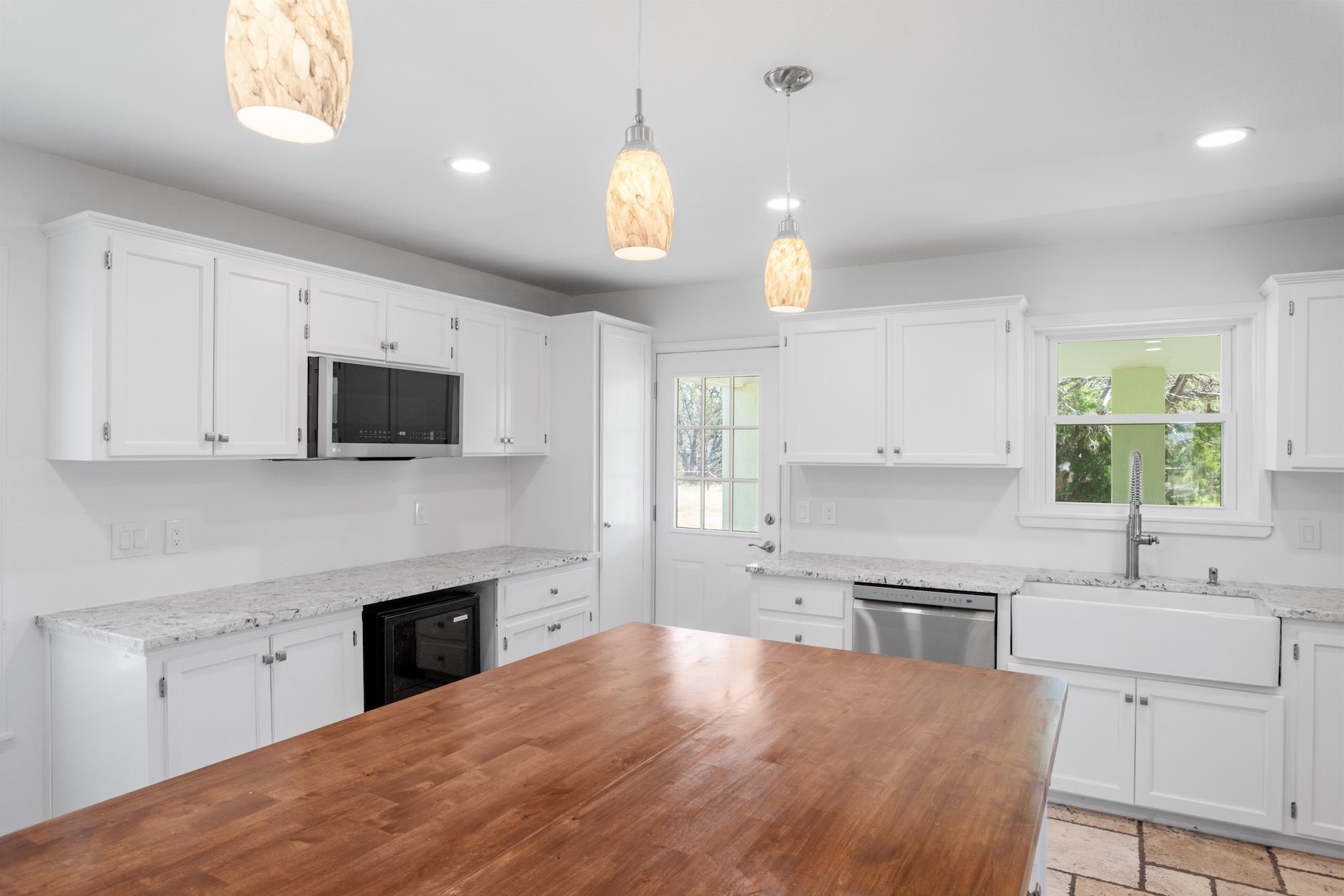 110 Live Oak Ln, Kerrville, TX 78028