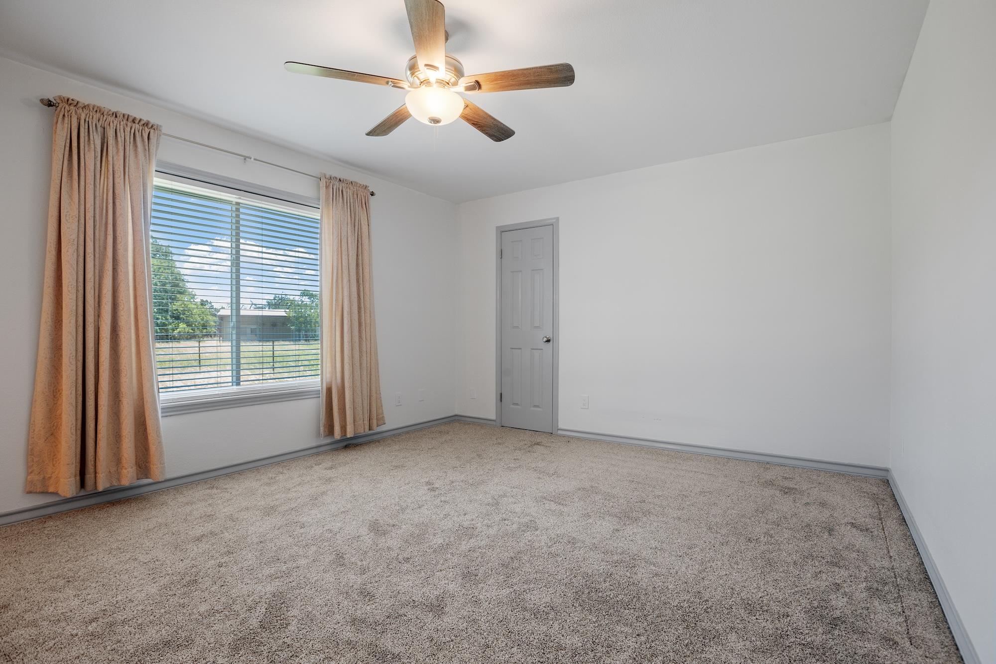 110 Live Oak Ln, Kerrville, TX 78028