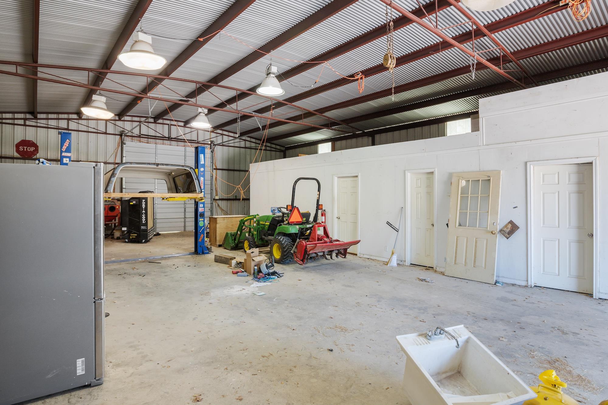 110 Live Oak Ln, Kerrville, TX 78028