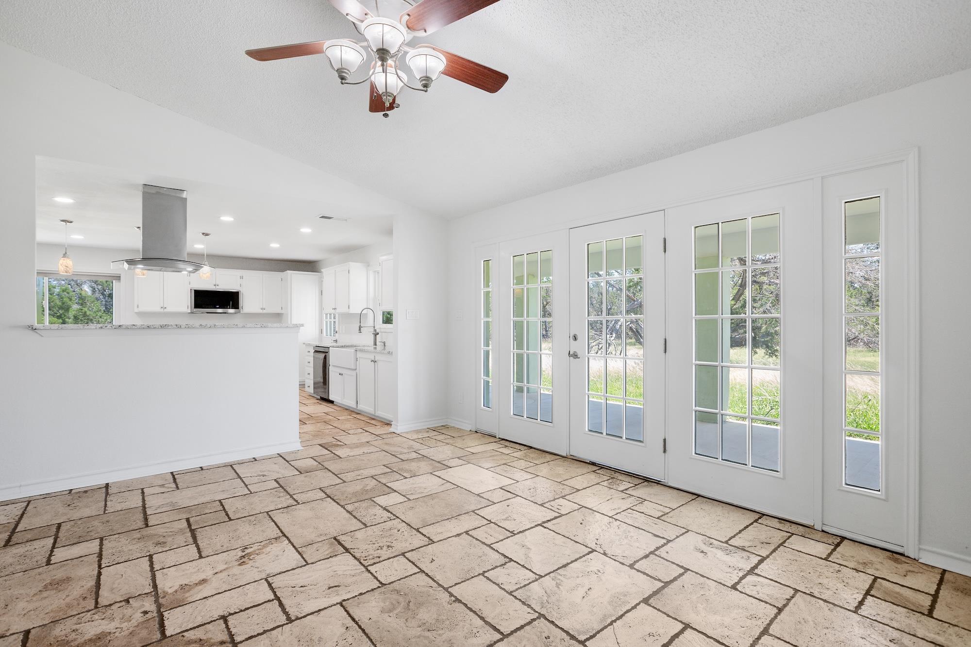 110 Live Oak Ln, Kerrville, TX 78028