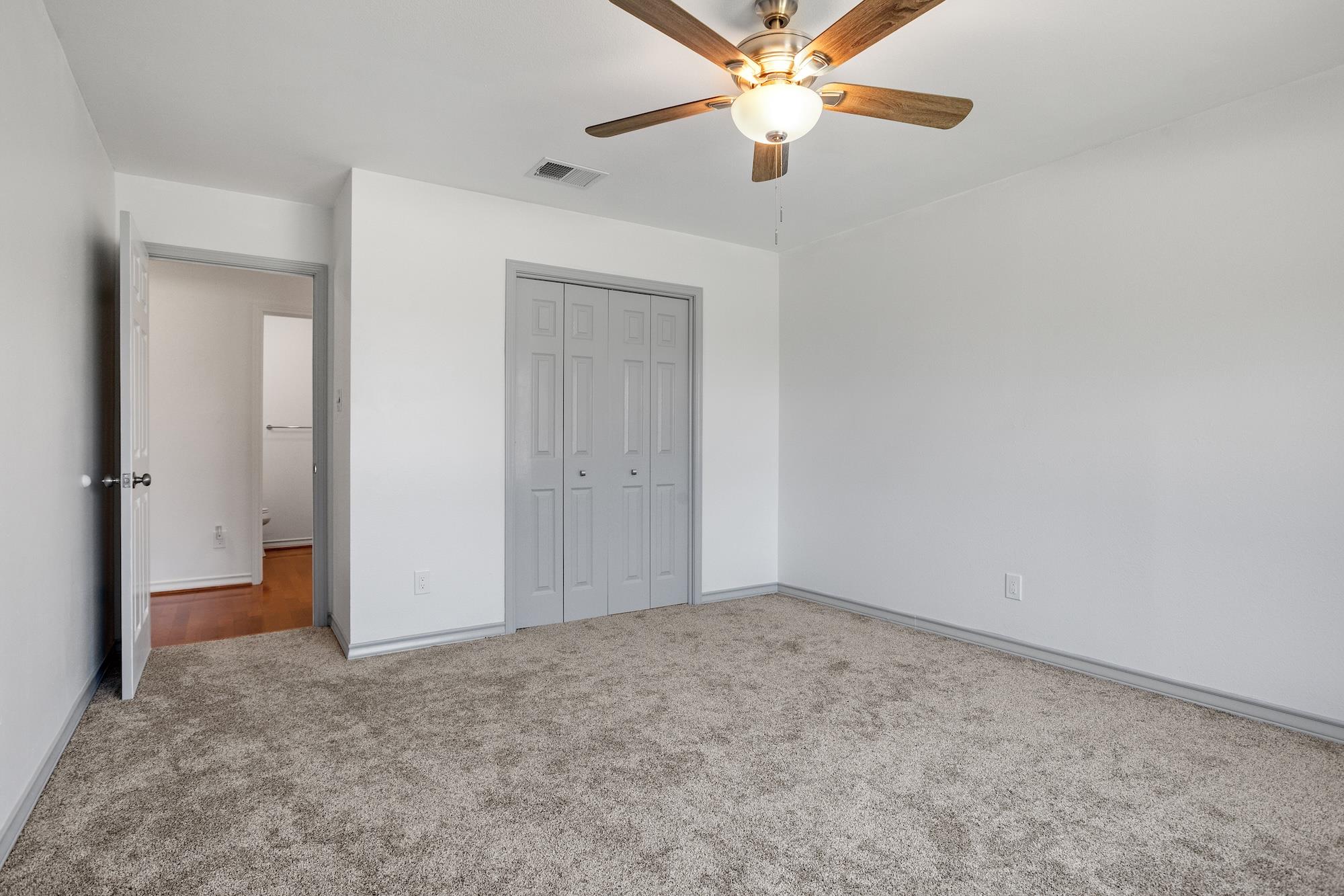 110 Live Oak Ln, Kerrville, TX 78028