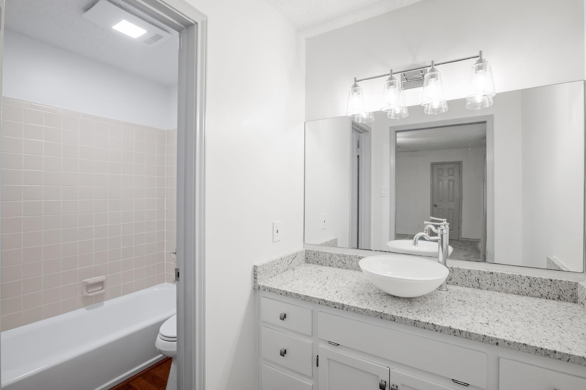 110 Live Oak Ln, Kerrville, TX 78028