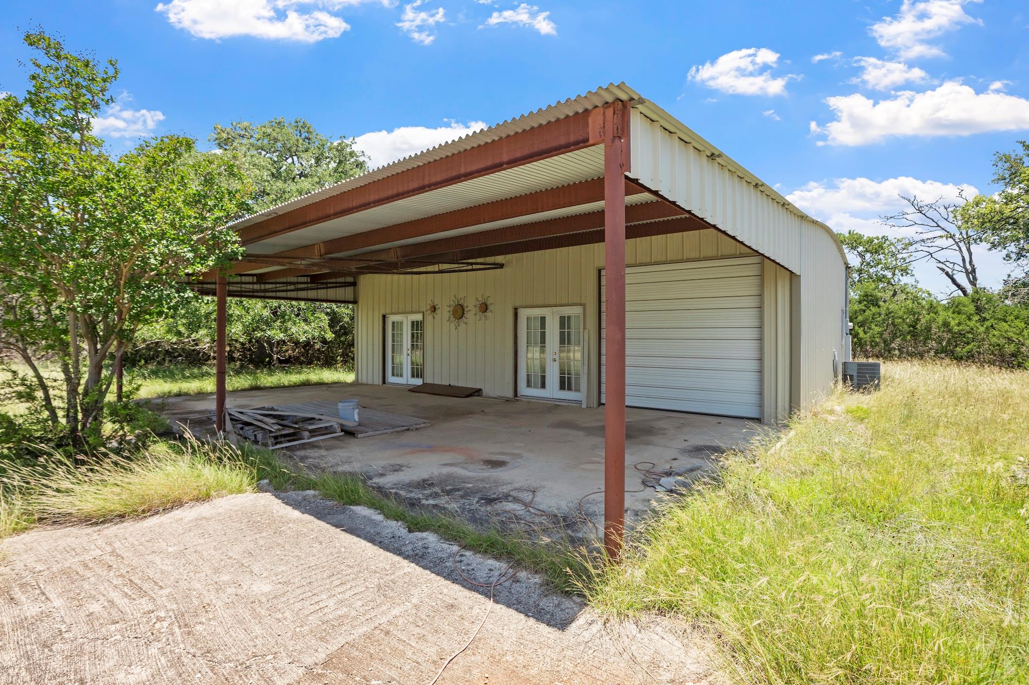 110 Live Oak Ln, Kerrville, TX 78028