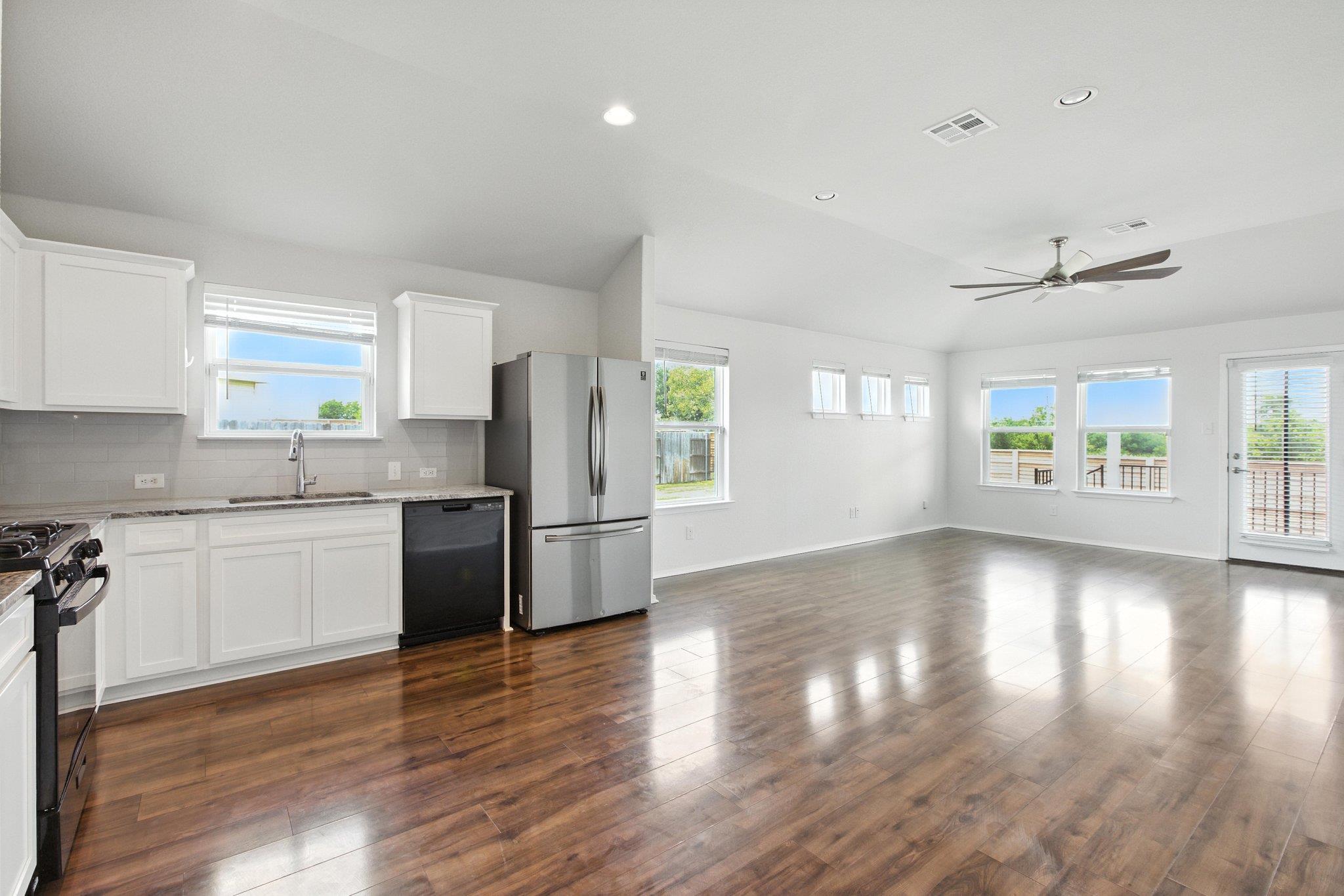 337 Spiny Lizard Ln, San Marcos, TX 78666