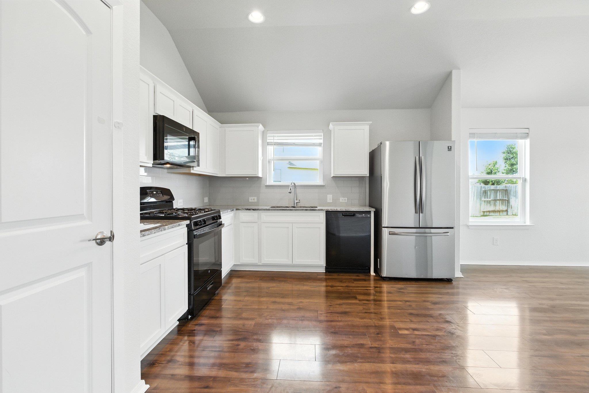 337 Spiny Lizard Ln, San Marcos, TX 78666