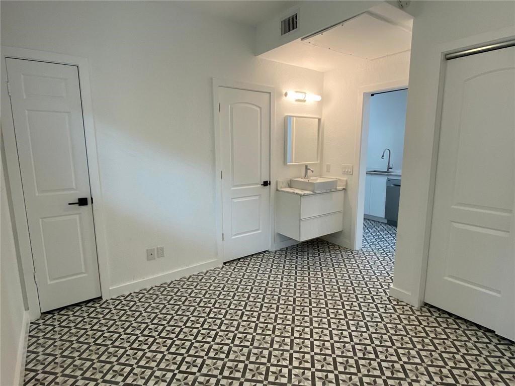 2605 Enfield Rd # 109, Austin, TX 78703