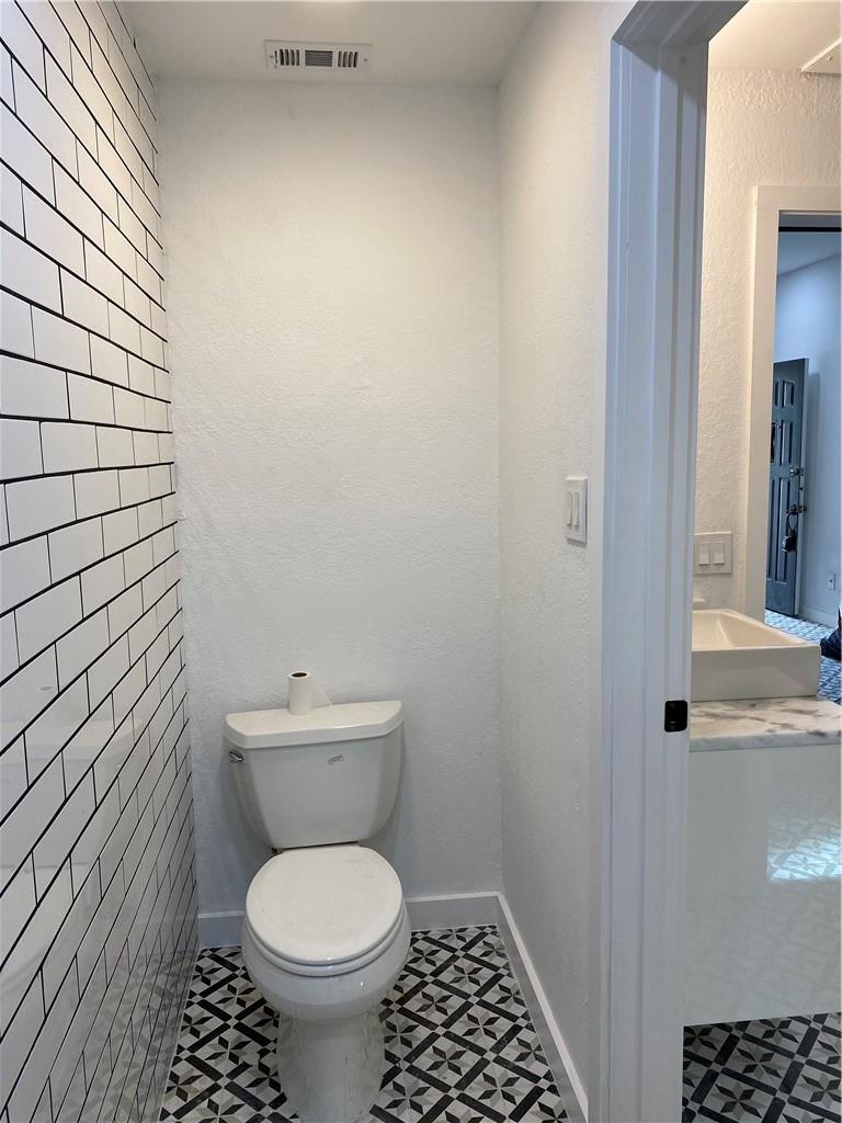 2605 Enfield Rd # 109, Austin, TX 78703