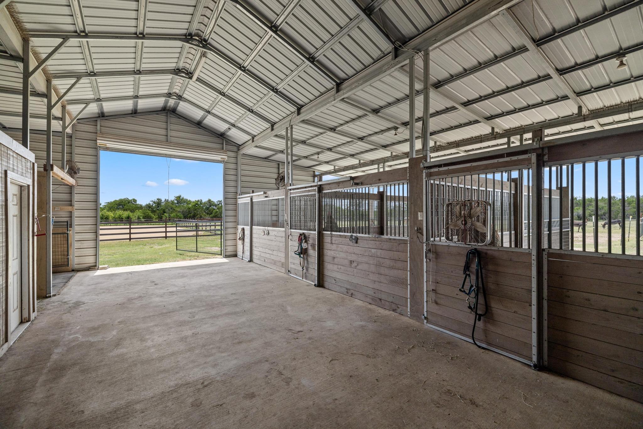 215 Mesa Vista Dr, Leander, TX 78641