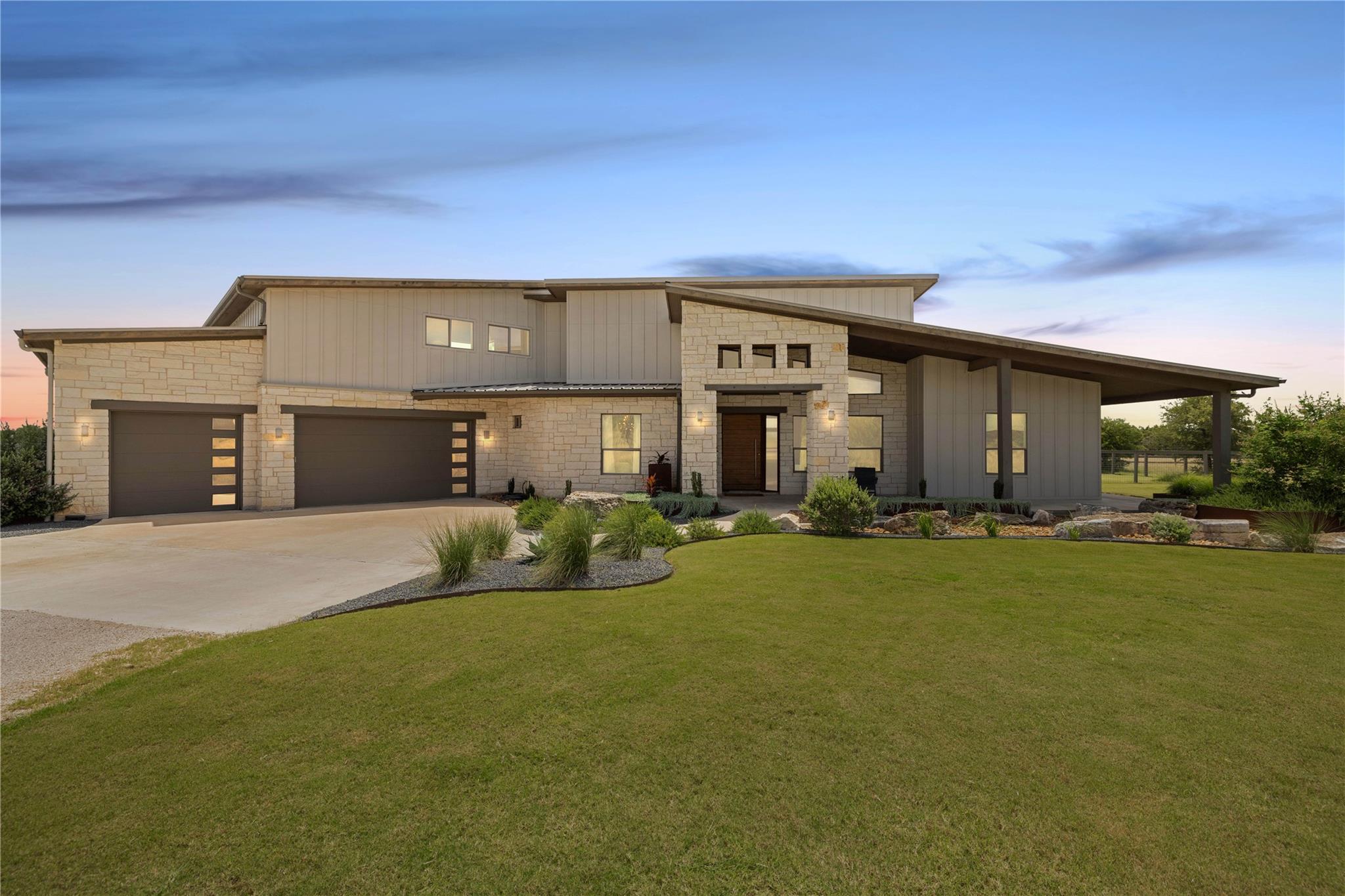 215 Mesa Vista Dr, Leander, TX 78641