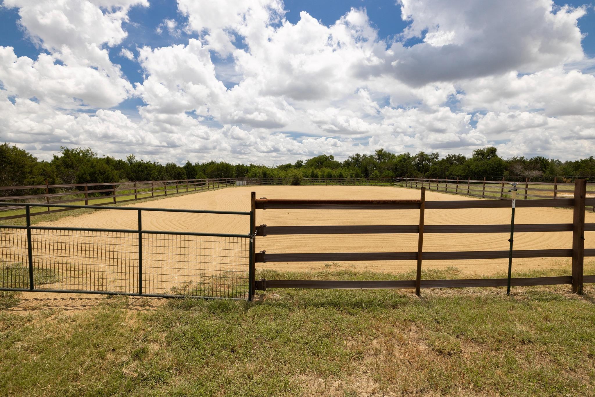 215 Mesa Vista Dr, Leander, TX 78641