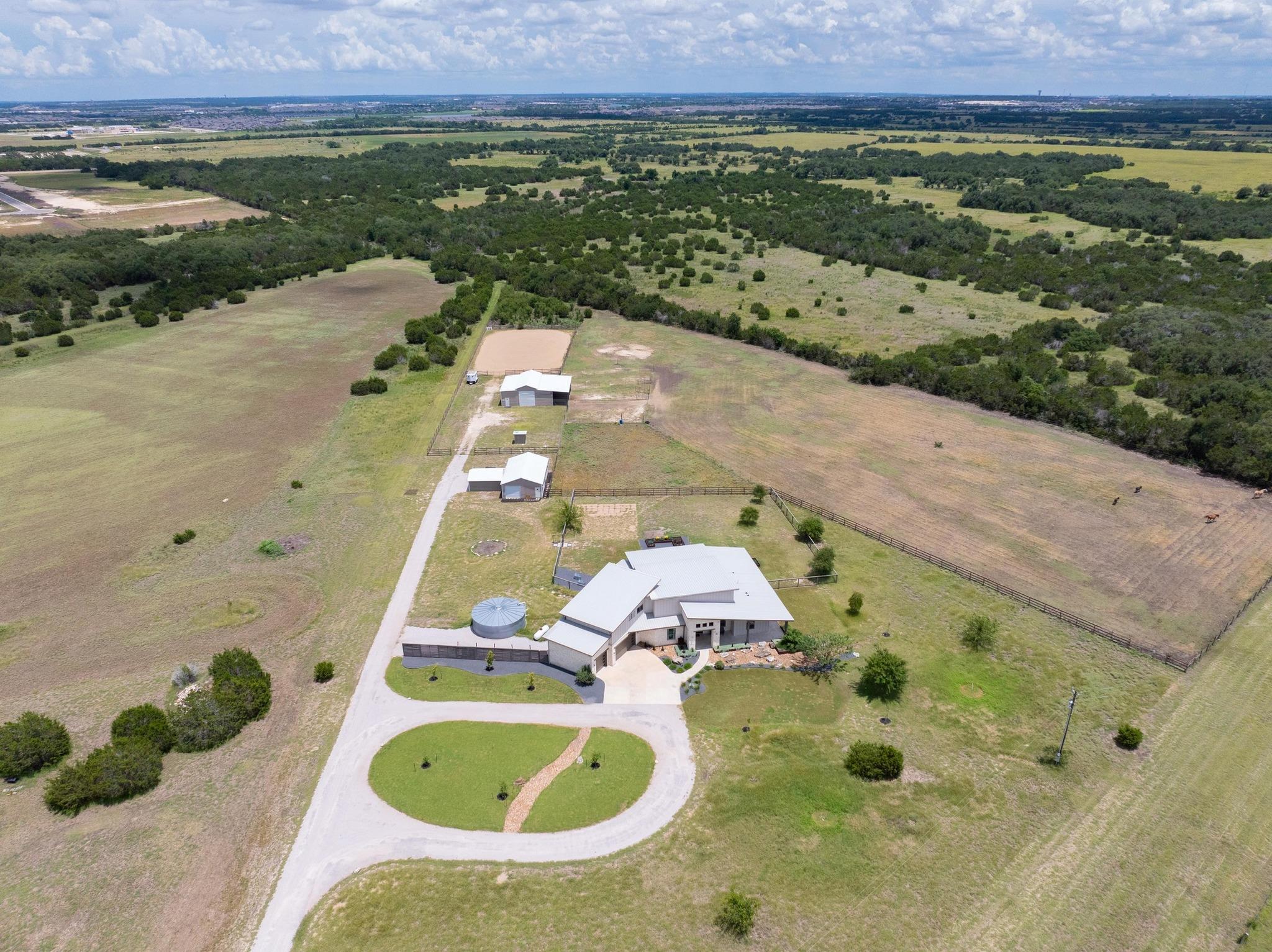 215 Mesa Vista Dr, Leander, TX 78641