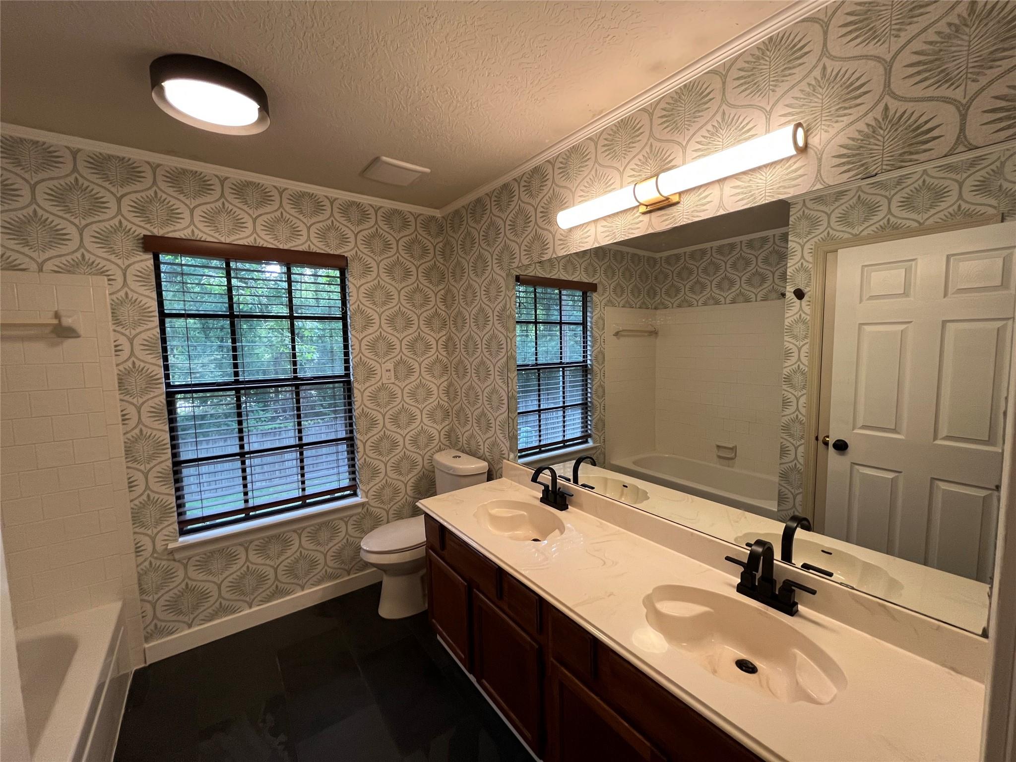5622 Maple Square Dr, Houston, TX 77339