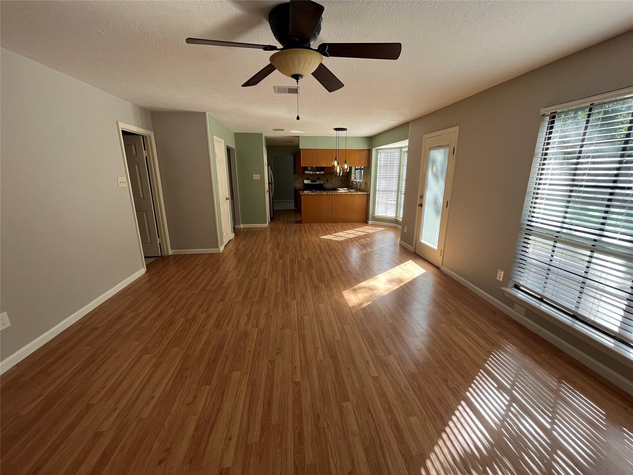 5622 Maple Square Dr, Houston, TX 77339