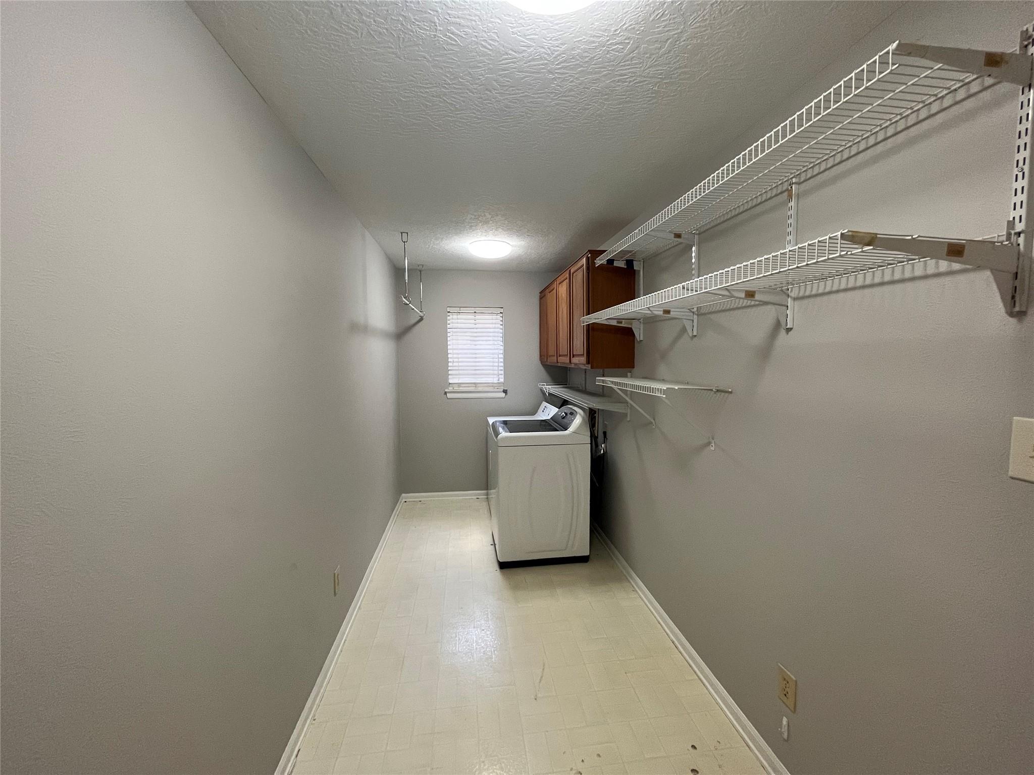 5622 Maple Square Dr, Houston, TX 77339