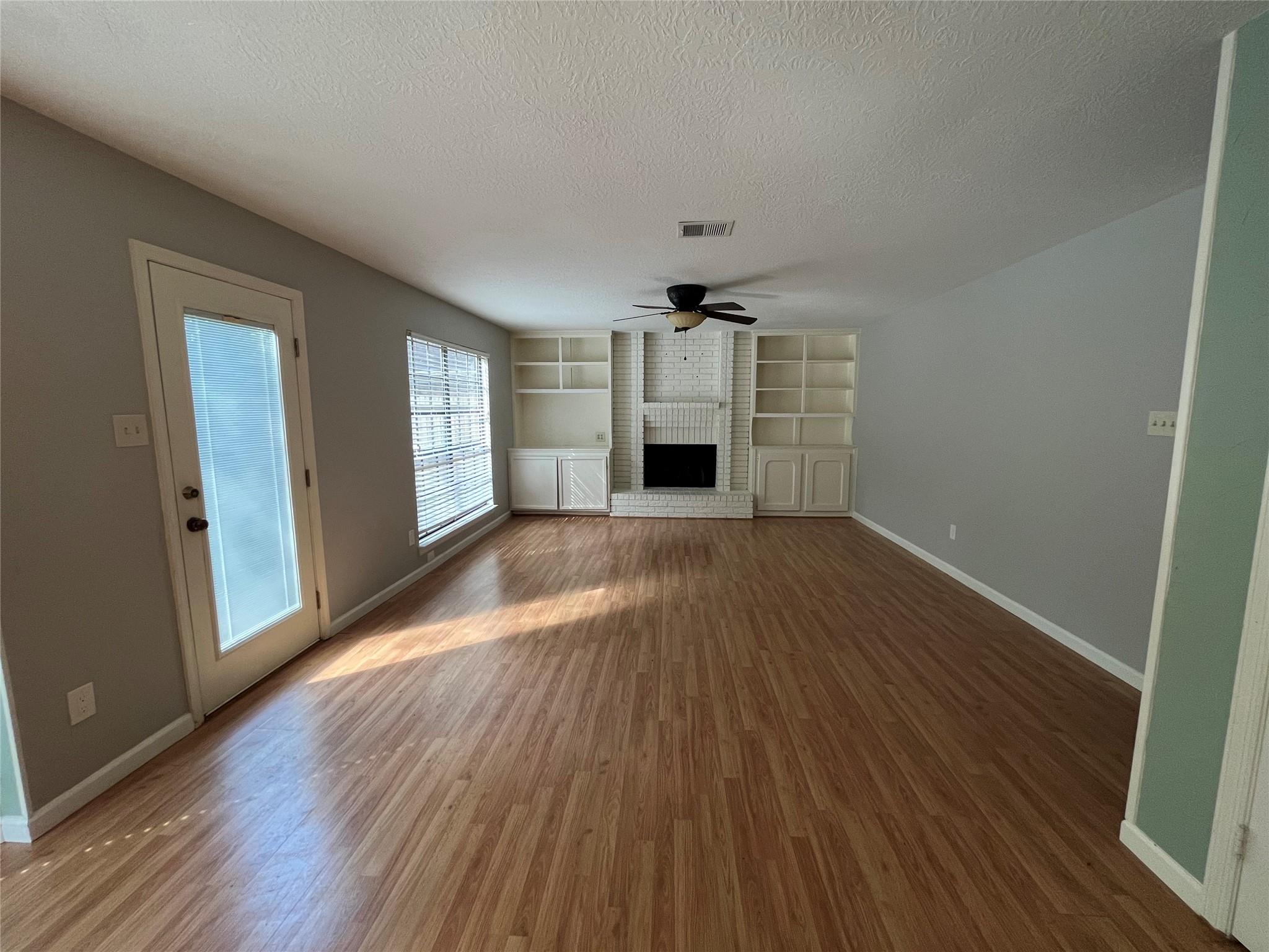 5622 Maple Square Dr, Houston, TX 77339