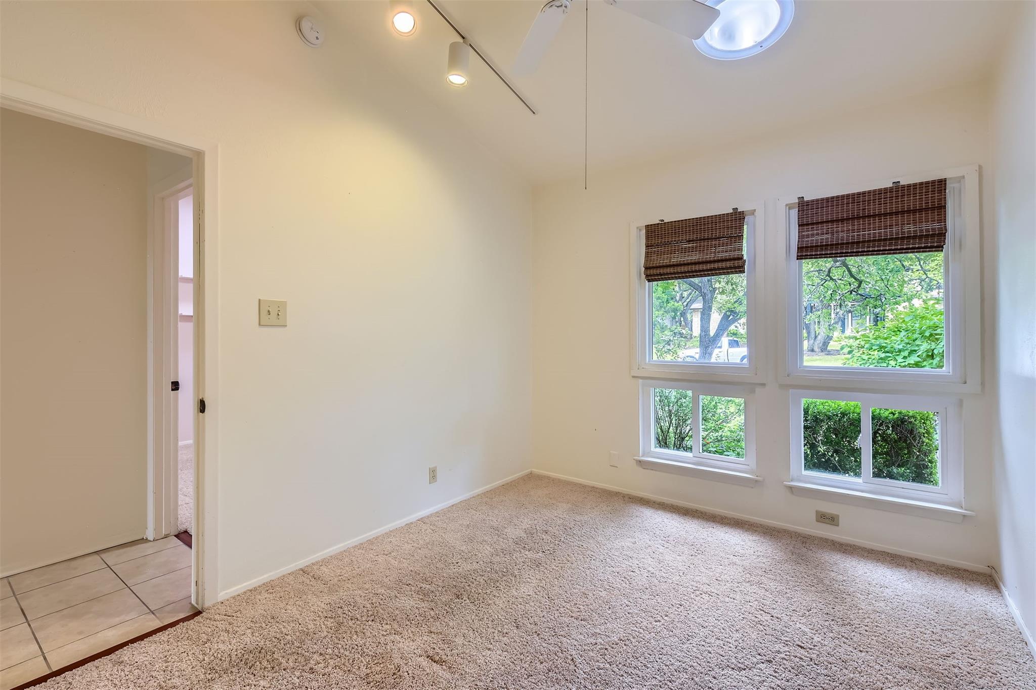 1901 Cresthaven Dr, Austin, TX 78704