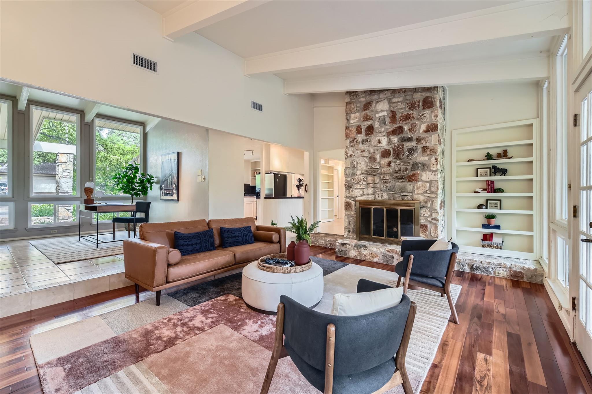 1901 Cresthaven Dr, Austin, TX 78704